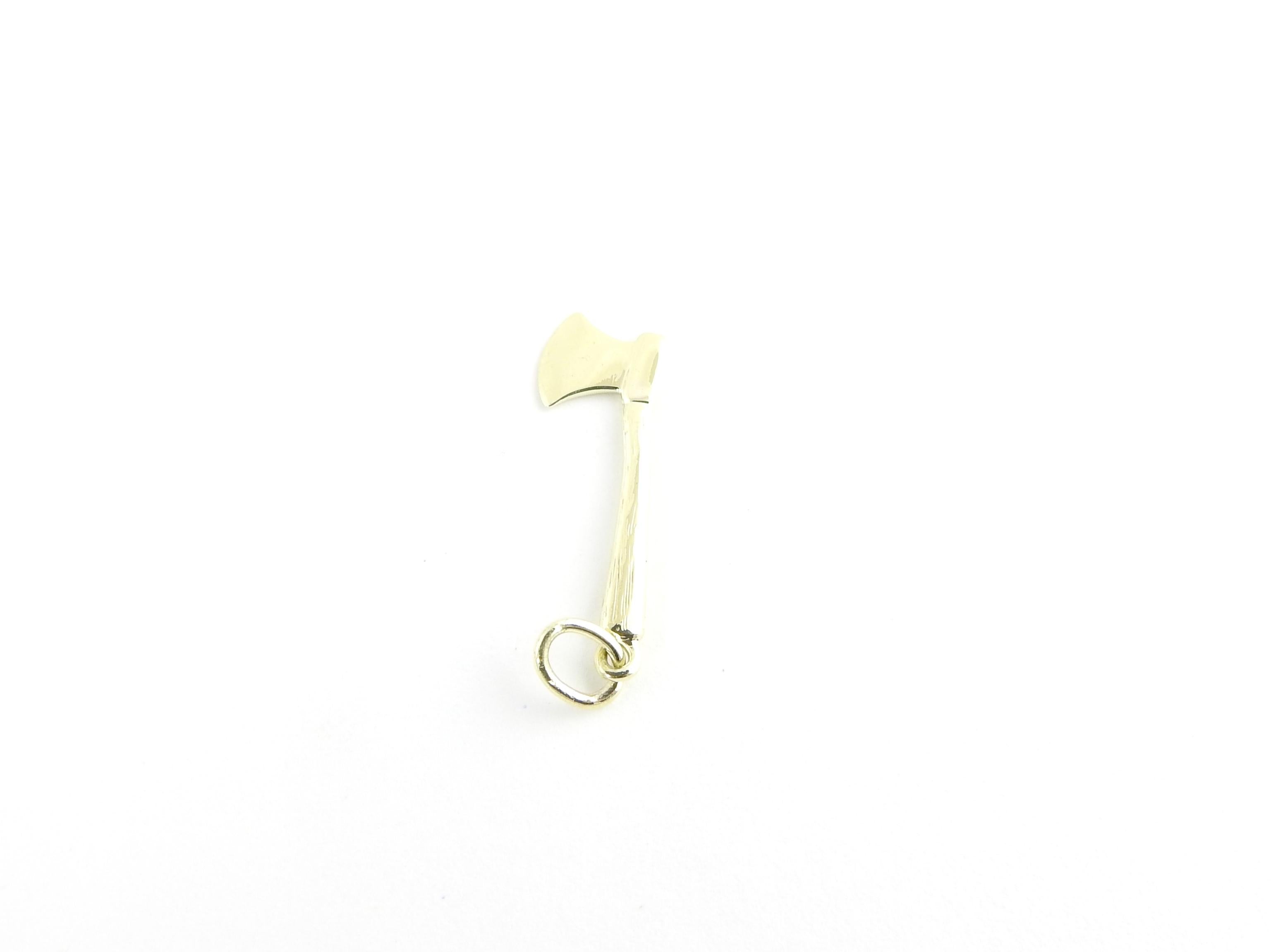 Vintage 14 Karat Yellow Gold Ax Charm

Timber!

This lovely charm features a miniature ax meticulously detailed in 14K yellow gold.

Size: 25 mm x 10 mm (actual charm)

Weight: 0.8 dwt. / 1.3 gr.

Acid tested for 14K gold.

Very good condition,