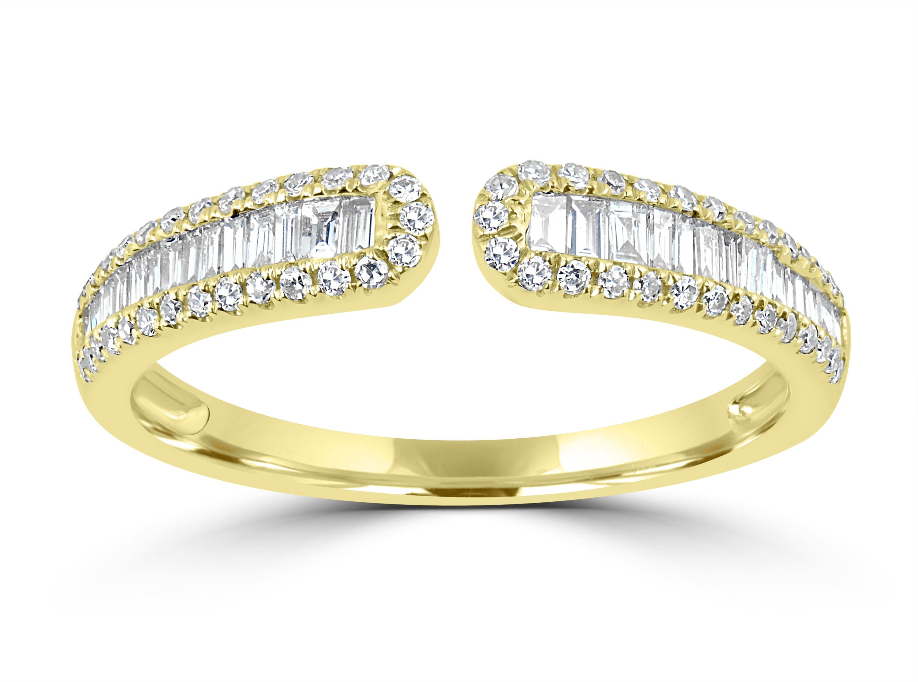 Dieser wunderschöne Ring schimmert mit Baguetten, die auf beiden Seiten von Pflasterdiamanten eingerahmt sind  aus 14-karätigem Gelbgold, die diesem Stück eine elegante Ausstrahlung verleihen, die Sie lieben werden.

SCHMUCK-SPEZIFIKATION:
Ungefähr.
