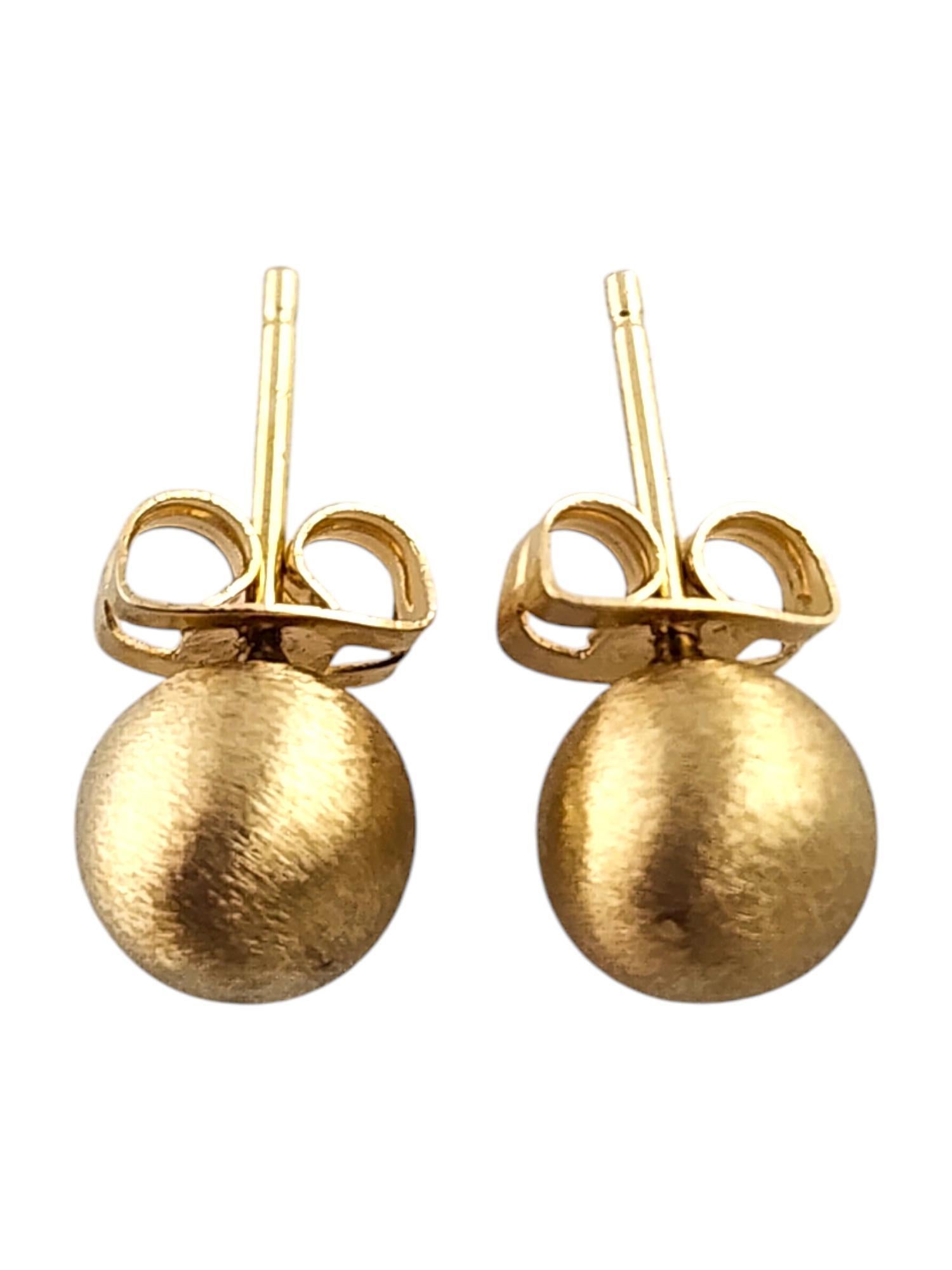 14 Karat Yellow Gold Ball Stud Earrings # 19385 In Good Condition In Washington Depot, CT