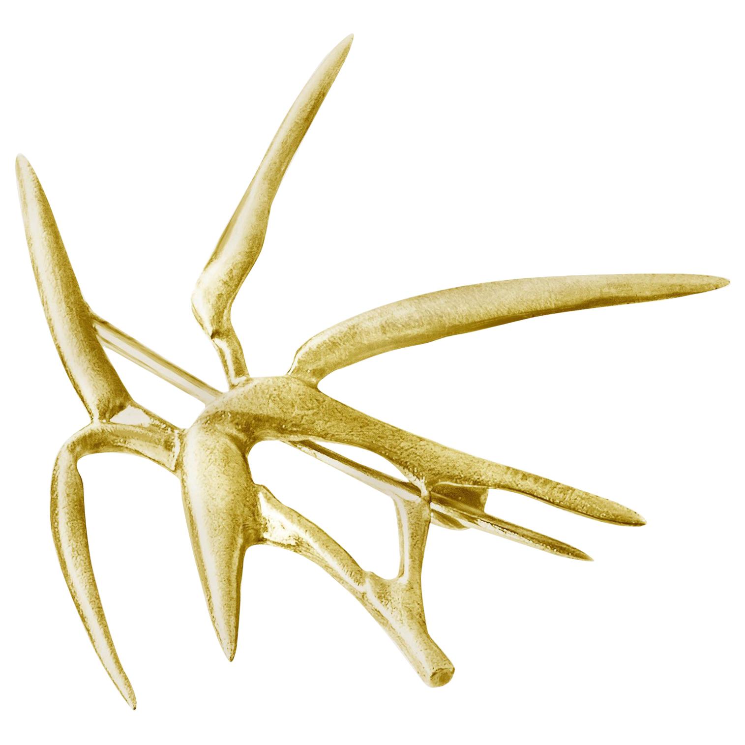 Bambusbrosche aus vierzehn Karat Gelbgold des Künstlers im Angebot