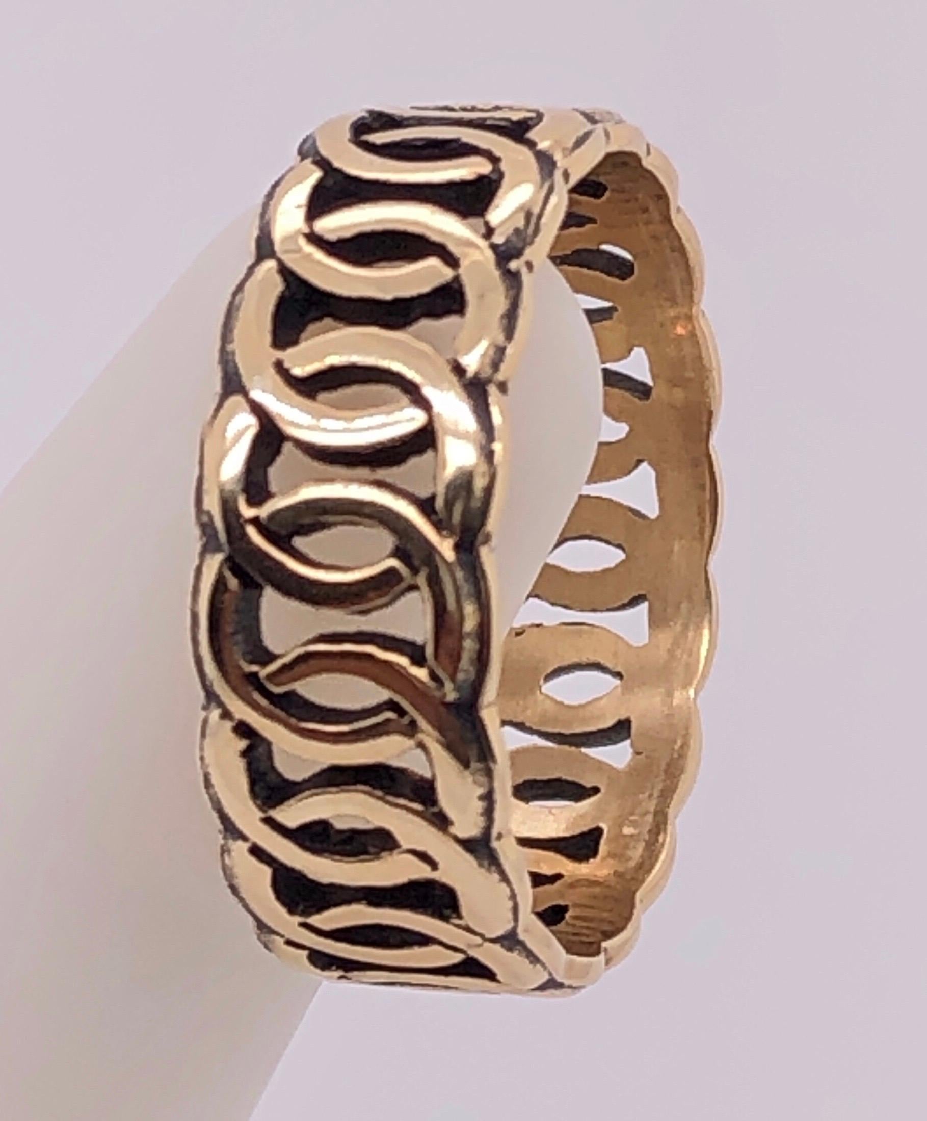 14 Karat Yellow Gold Band/Wedding Ring Size 9.75.
5.2 grams total weight.