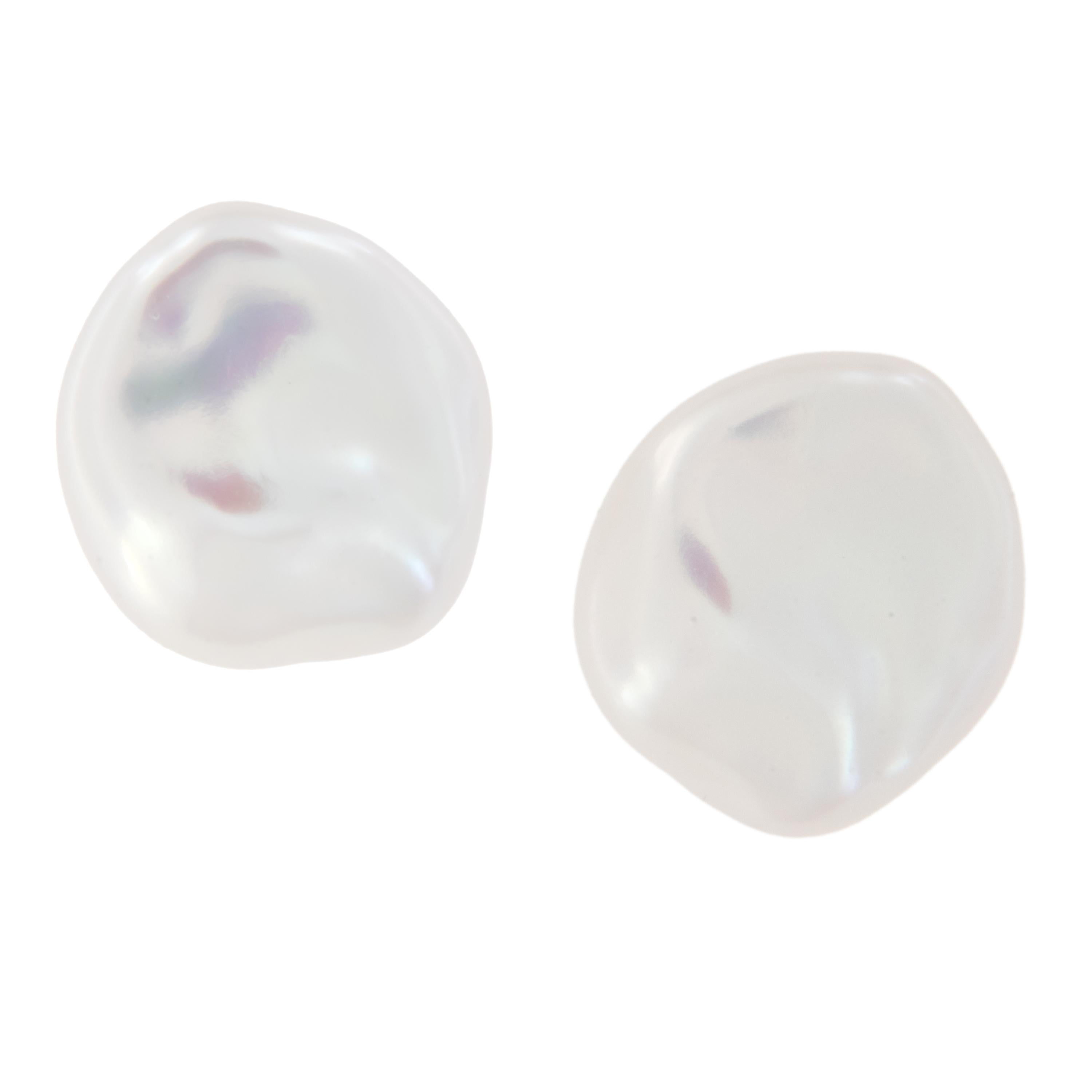 Contemporary 14 Karat Yellow Gold Baroque Button Freshwater Pearl Stud Earrings For Sale