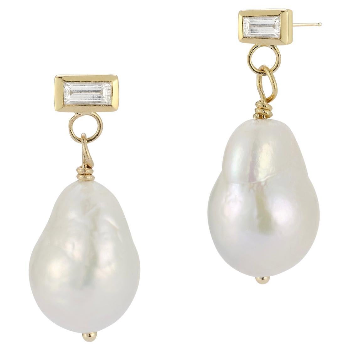Boucles d'oreilles baroques en or jaune 14 carats avec diamants de 0,38 carat Hi June Parker en vente