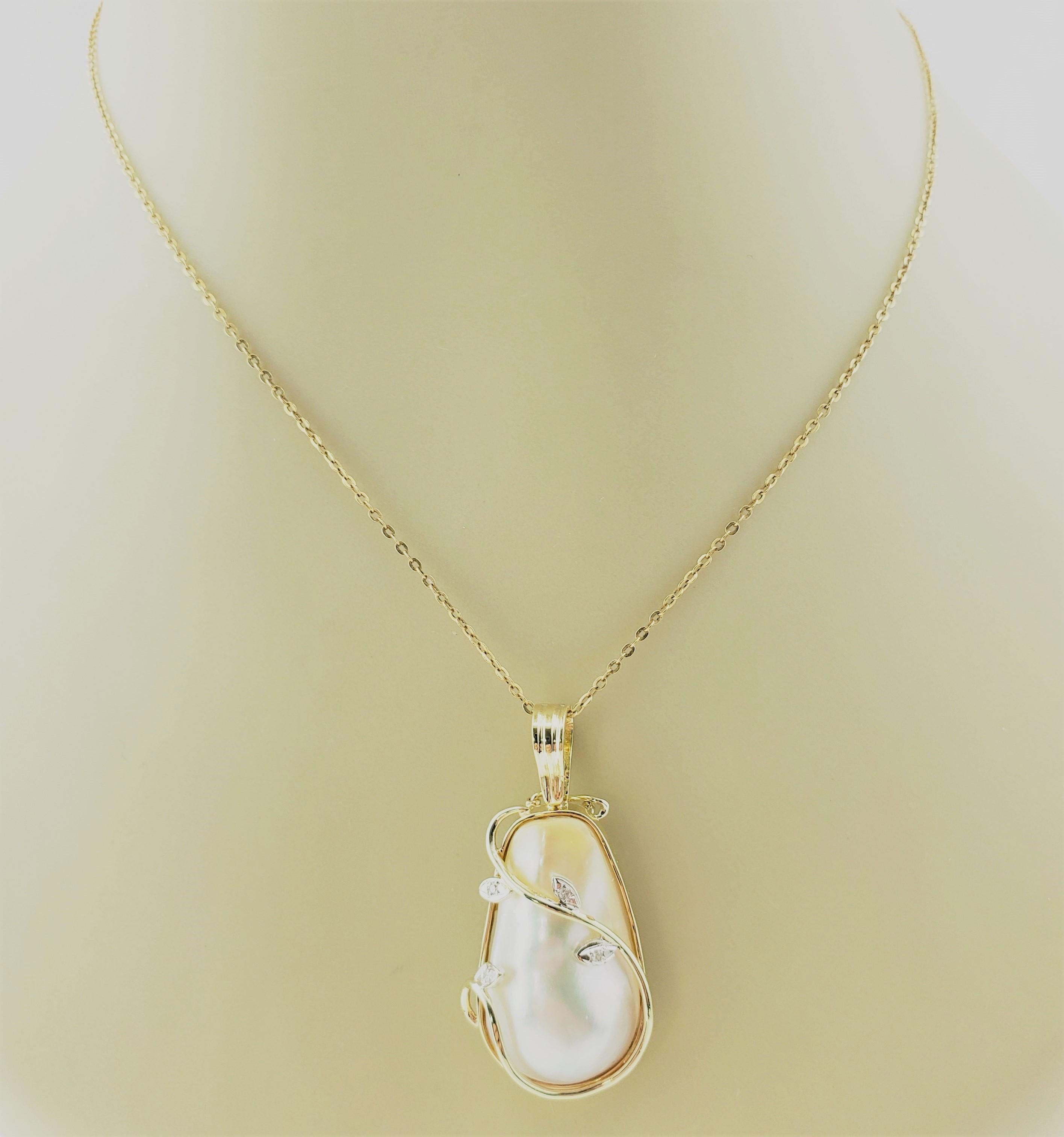 14 Karat Yellow Gold Baroque Pearl and Diamond Pendant For Sale 2