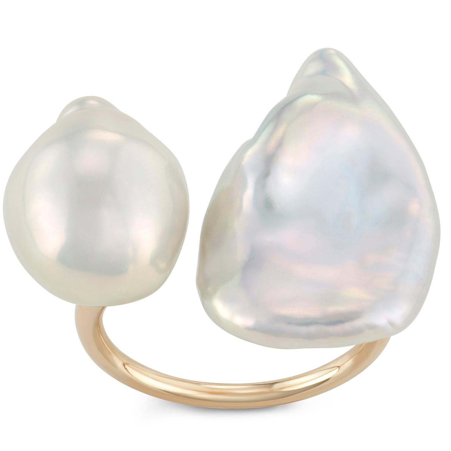 14 Karat Yellow Gold Baroque Pearl Statement Ring In New Condition In New York, NY