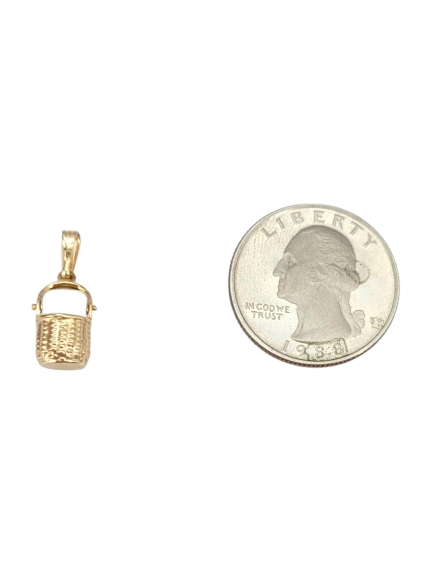 14 Karat Yellow Gold Basket Charm #21661 in vendita 2