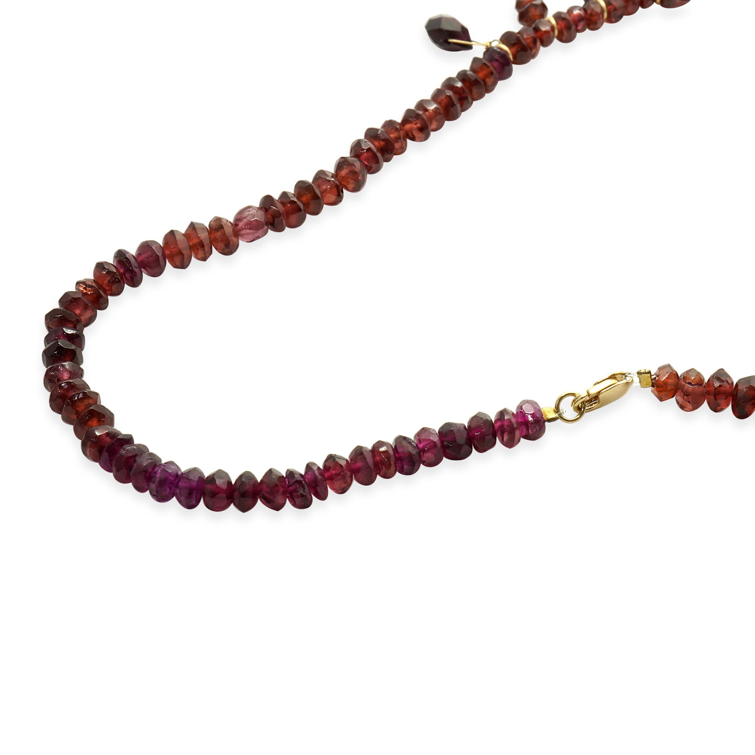 Collier en or jaune 14 carats perlé de grenats Unisexe en vente