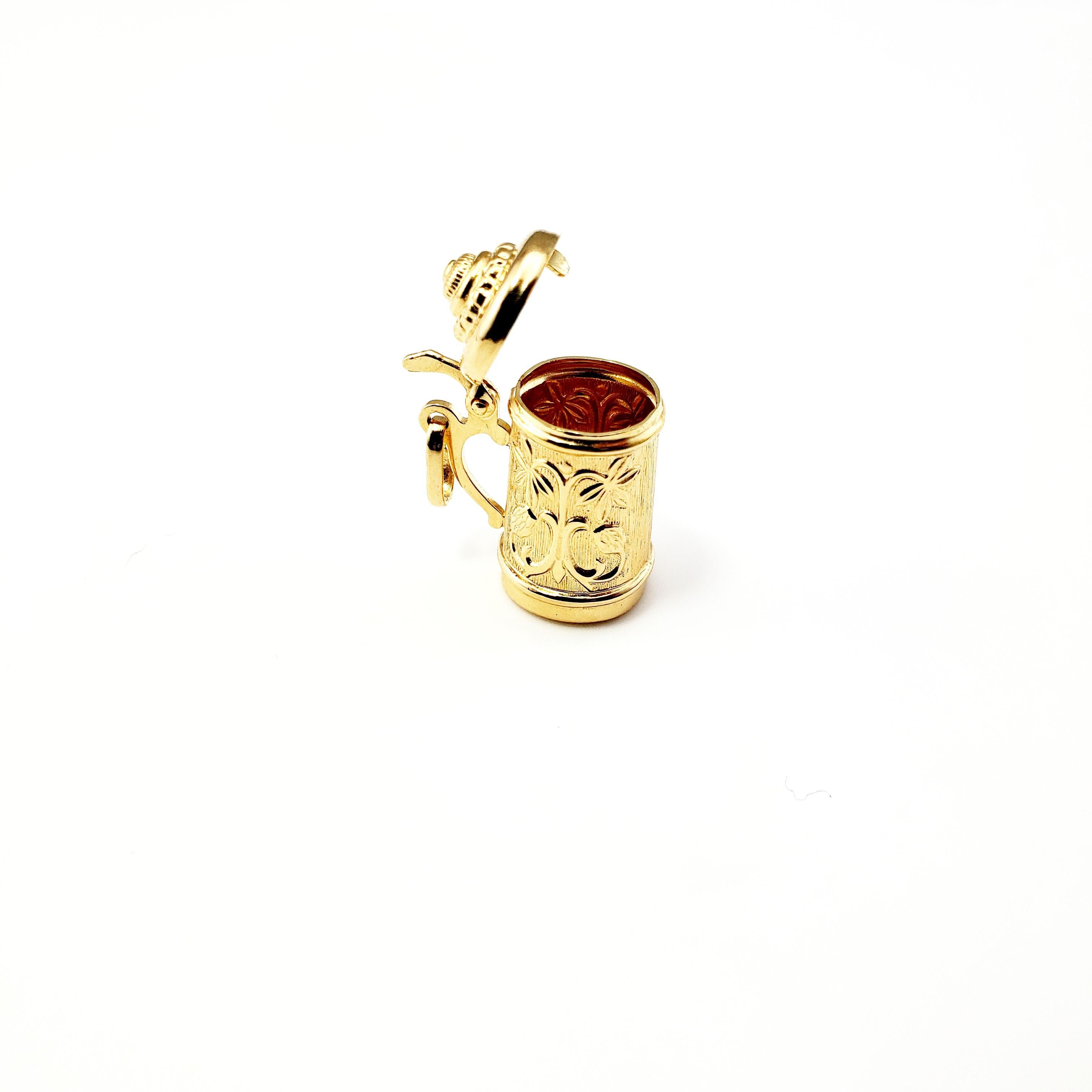 14 Karat Yellow Gold Beer Stein Charm In Good Condition In Washington Depot, CT