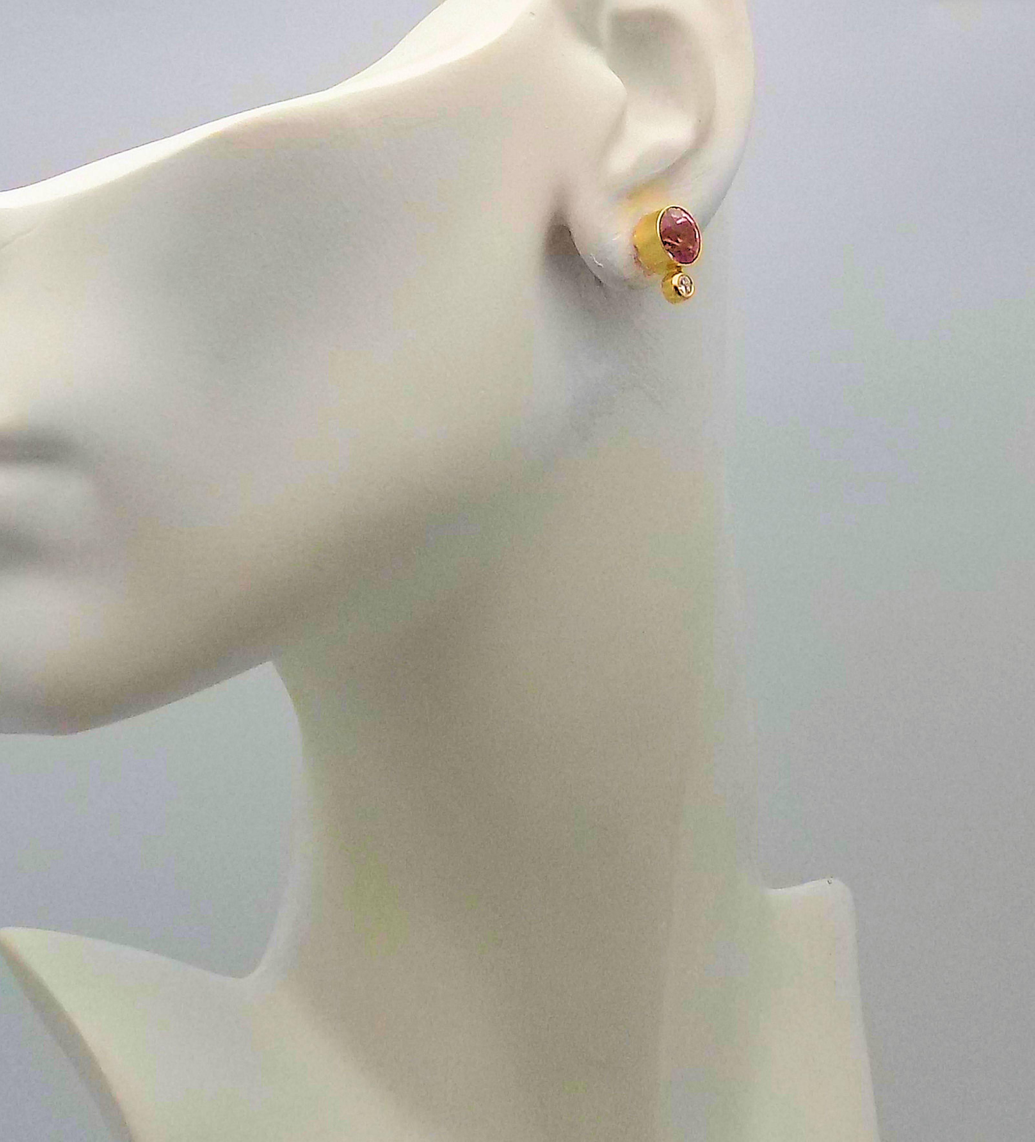 14 Karat Yellow Gold Bezel Set Kunzite and Diamond Stud Earrings In New Condition In Dallas, TX