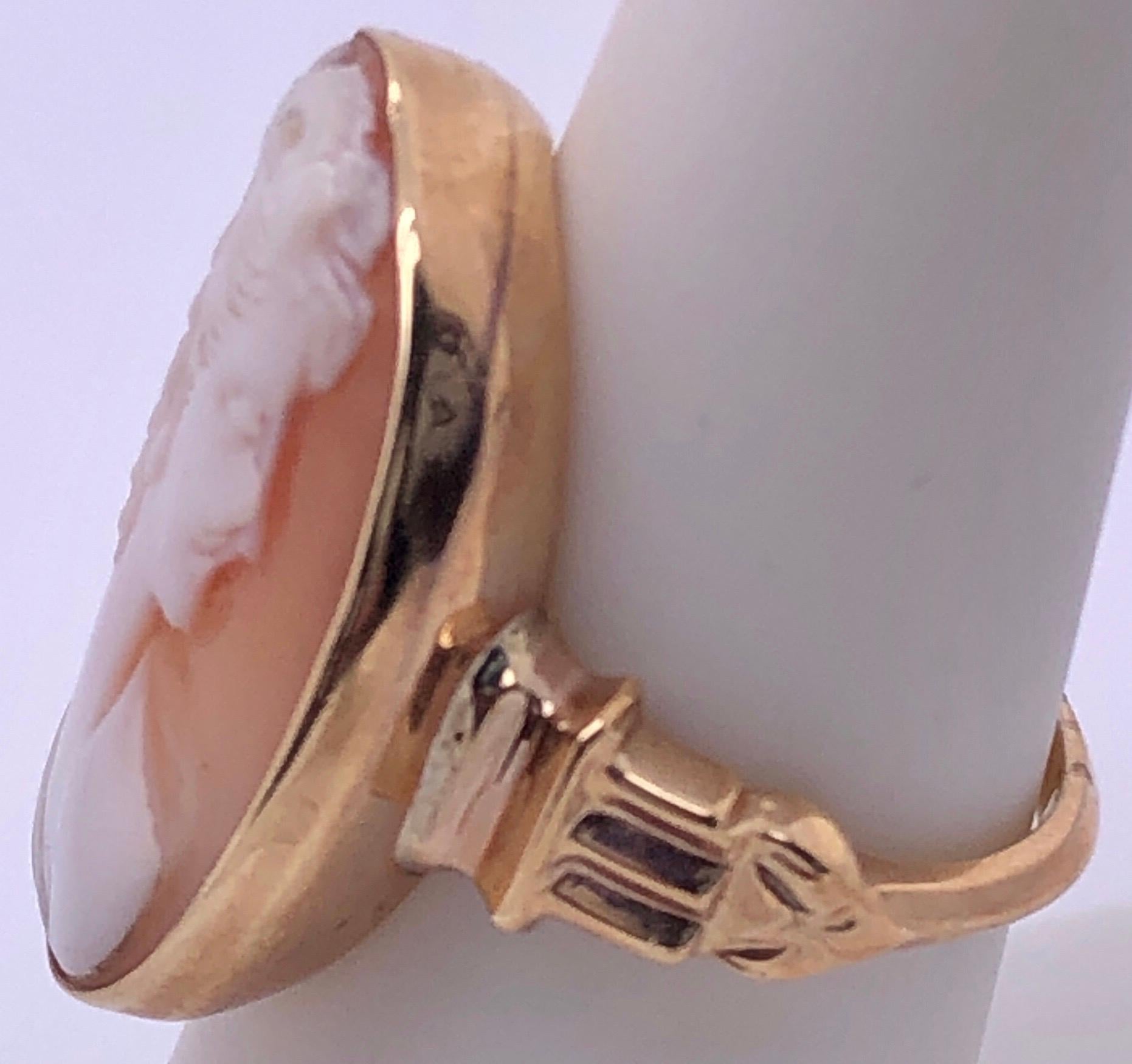 14 Karat Yellow Gold Bezeled Cameo Ring Size 6.5
6 grams total weight.