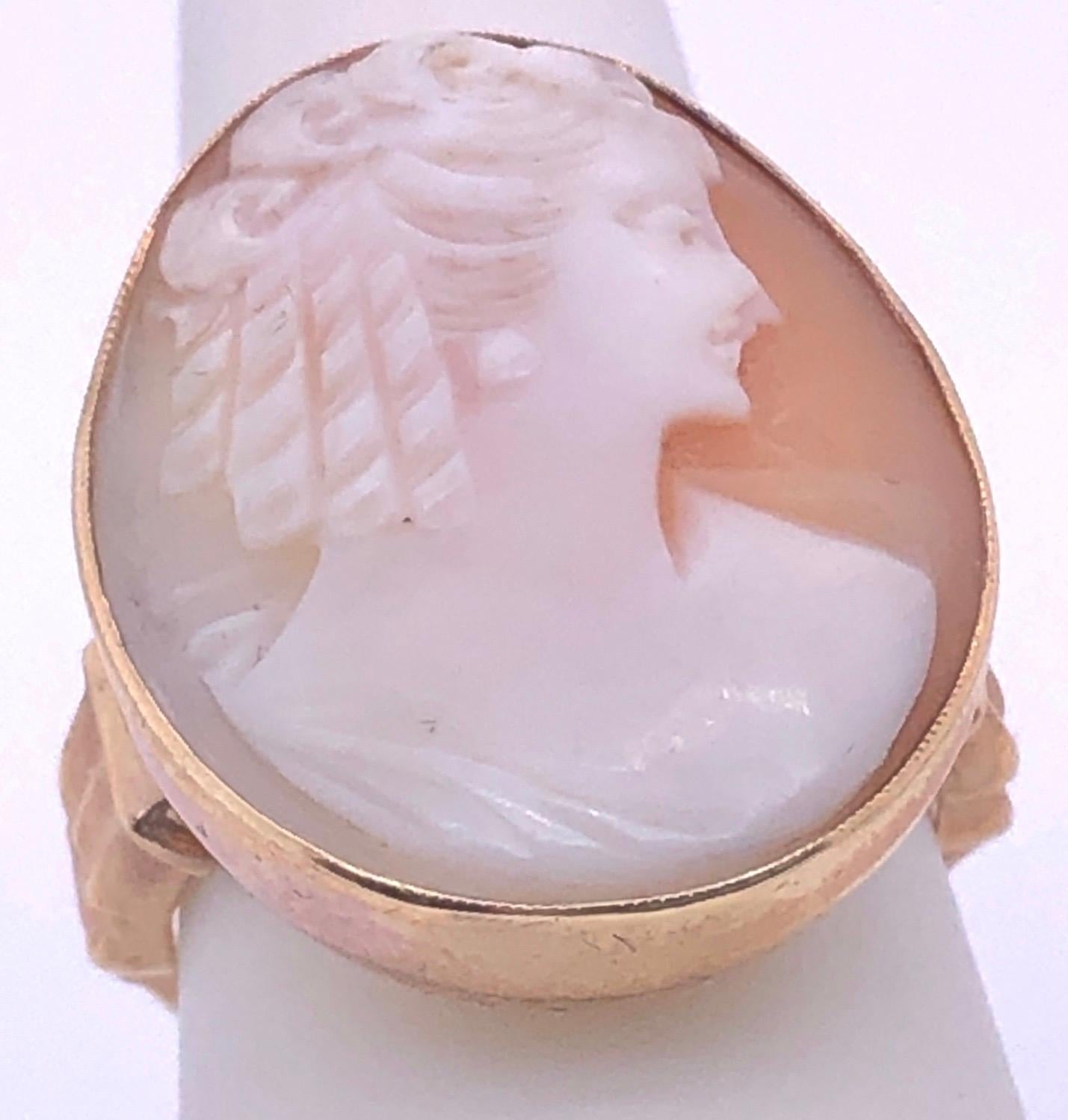 14 Karat Yellow Gold Bezeled Cameo Ring For Sale 3