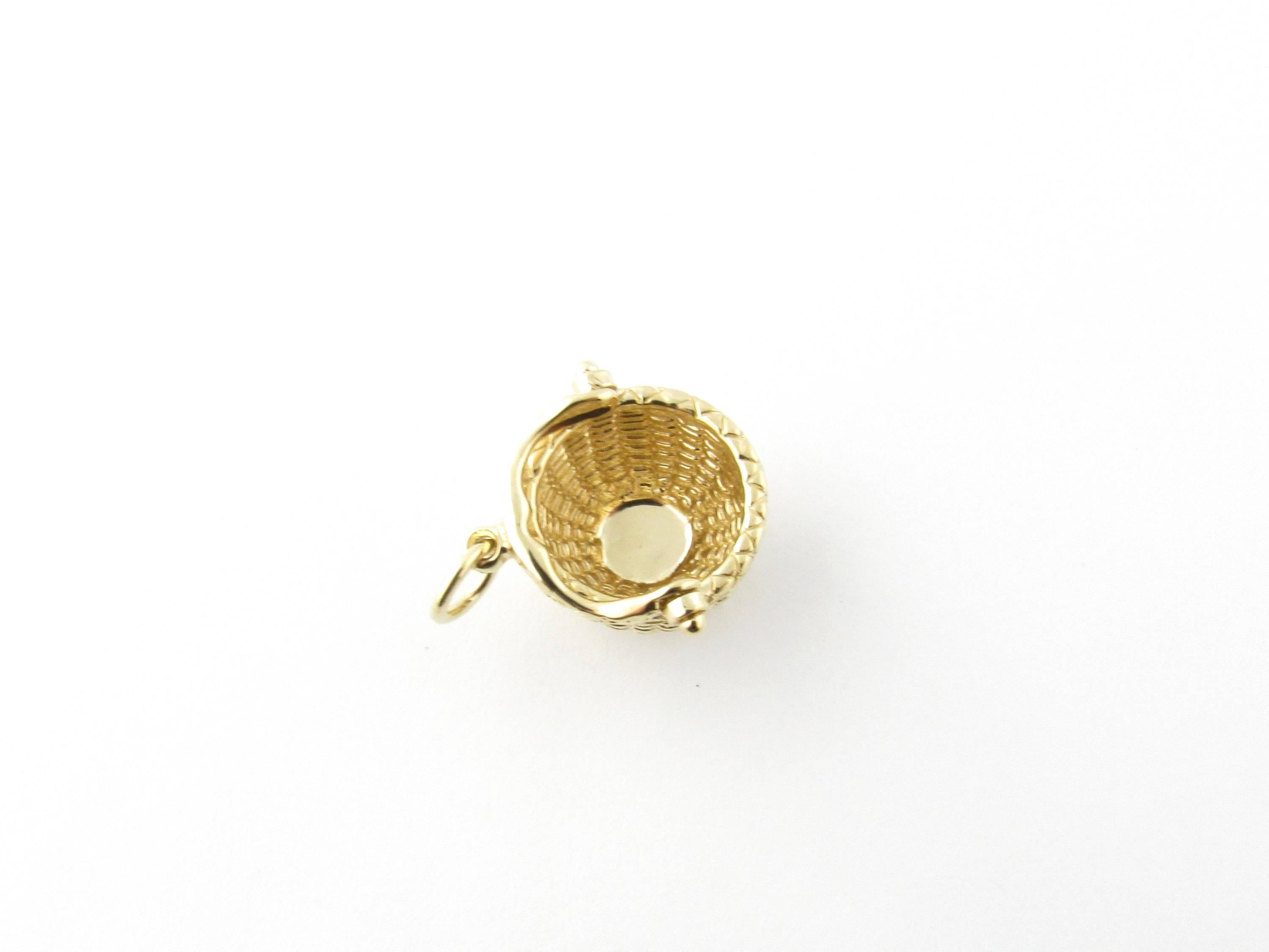 14 Karat Yellow Gold Bill Rowe Nantucket Basket Charm In Excellent Condition In Washington Depot, CT