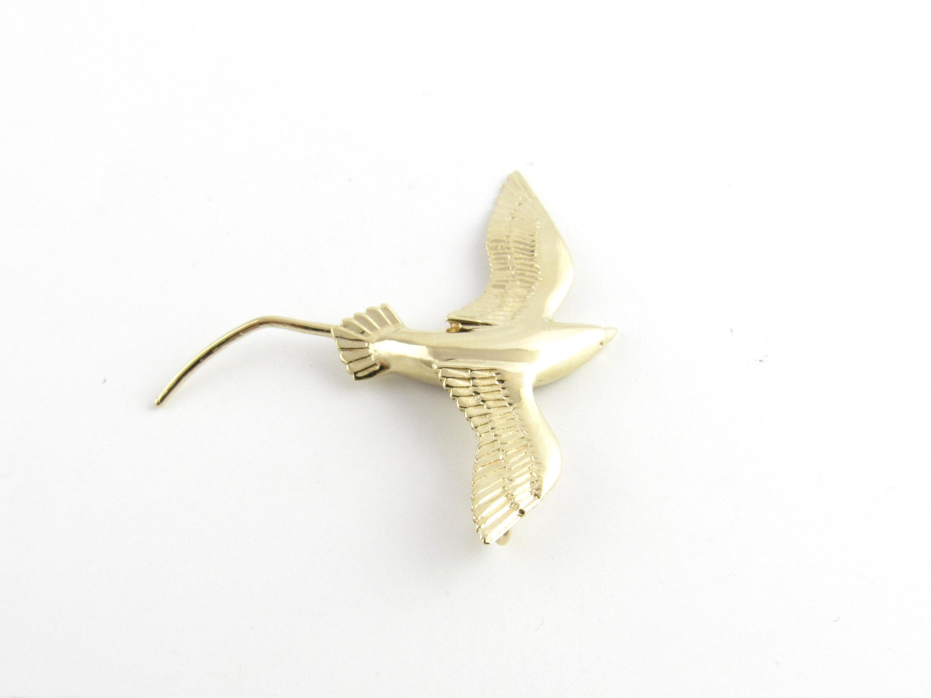 Vintage 14 Karat Yellow Gold Bird Pendant

Poetry in motion!

This lovely pendant features a bird in flight crafted in meticulously detailed 14K yellow gold.

Size: 41 mm x 38 mm

Weight: 3.2 dwt. / 5.1 gr.

Stamped: 14K

Very good condition,