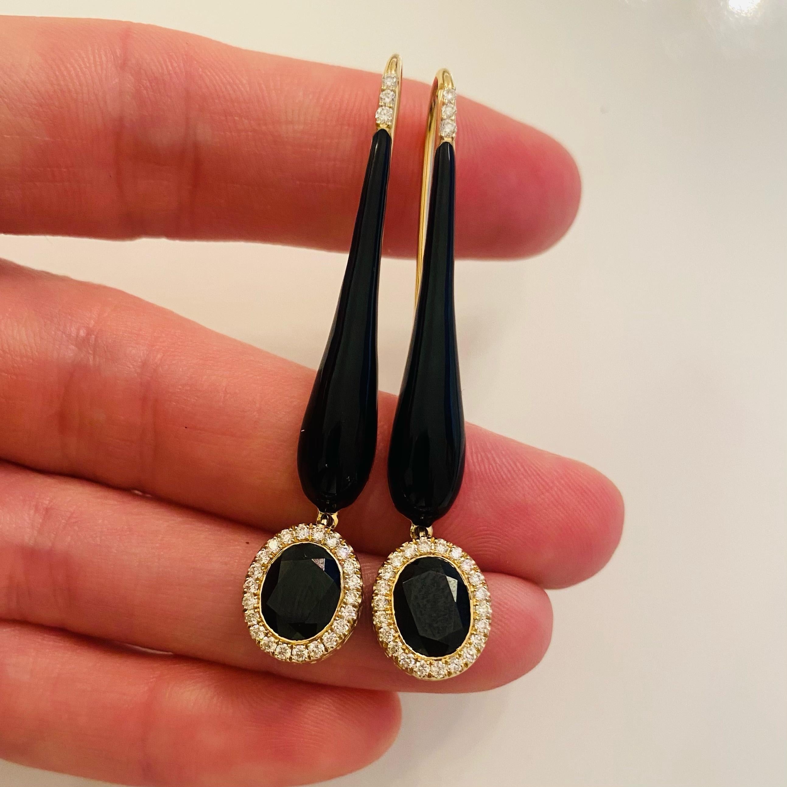 Contemporary 14 Karat Yellow Gold Black Enamel Black Spinal and Diamond Drop Earring For Sale