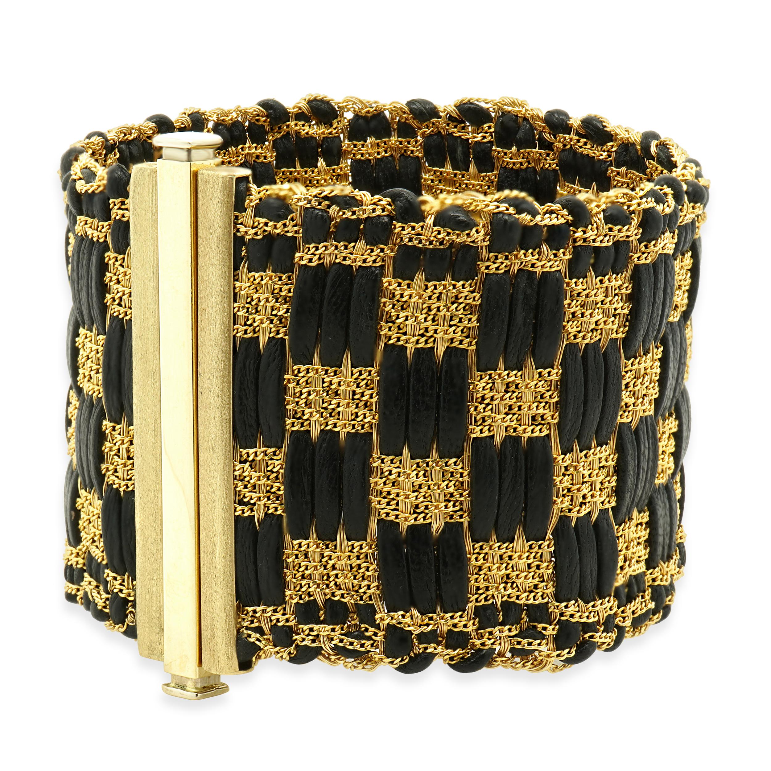 14 Karat Yellow Gold Black Leather Bracelet In condizioni ottime in vendita a Scottsdale, AZ