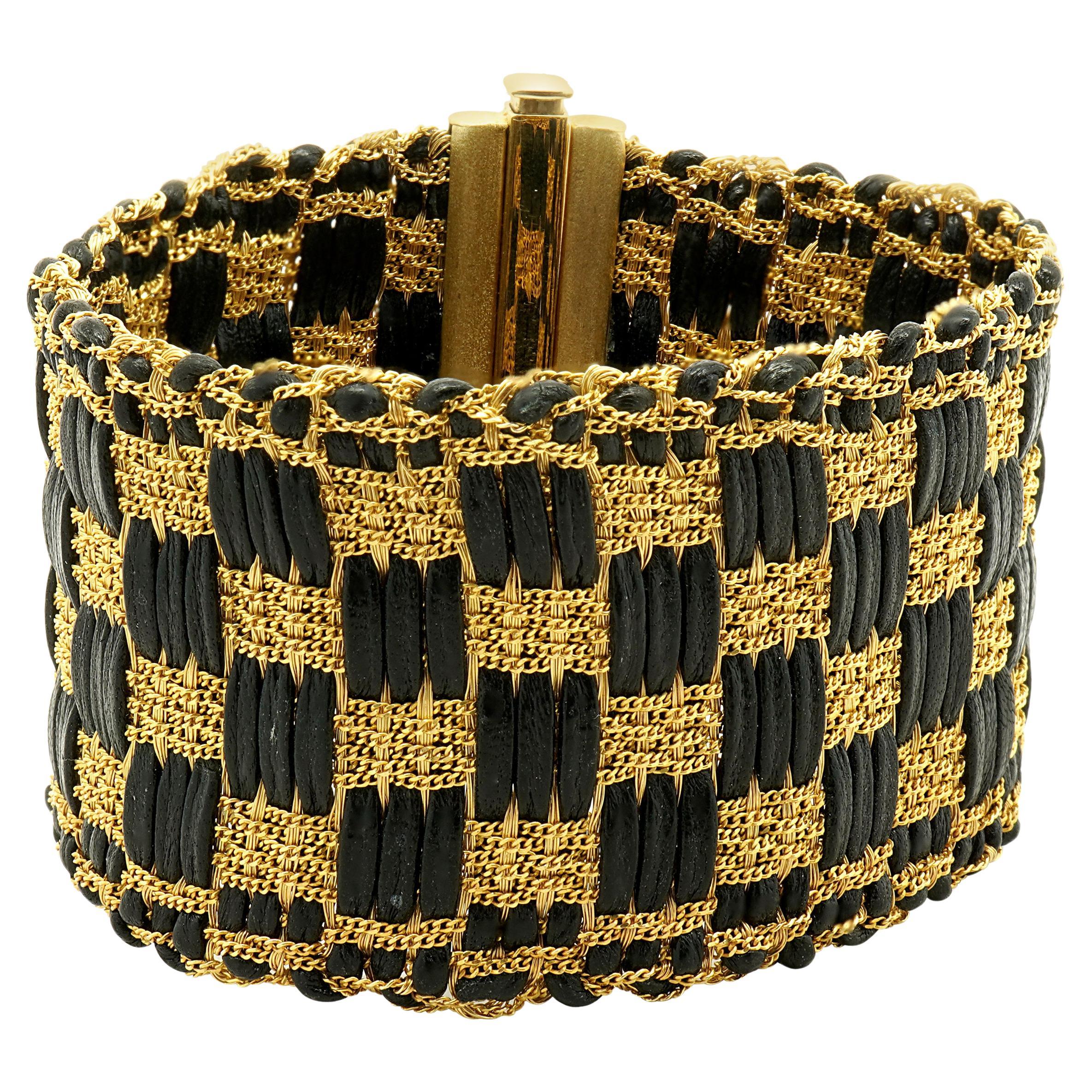 14 Karat Yellow Gold Black Leather Bracelet in vendita