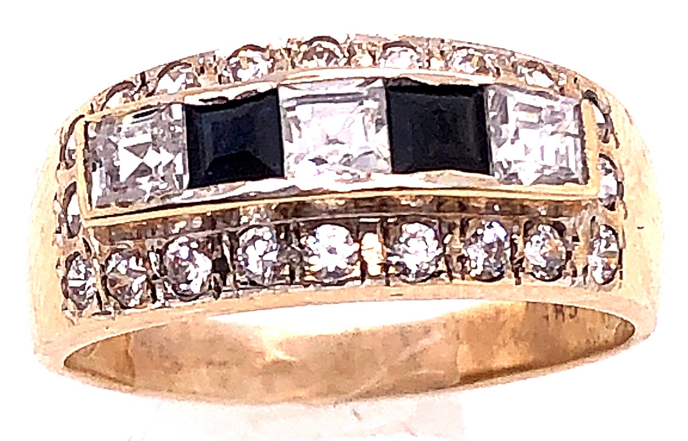 14 Karat Yellow Gold Black Onyx and Diamond Band / Ring Wedding Bridal In Good Condition For Sale In Stamford, CT