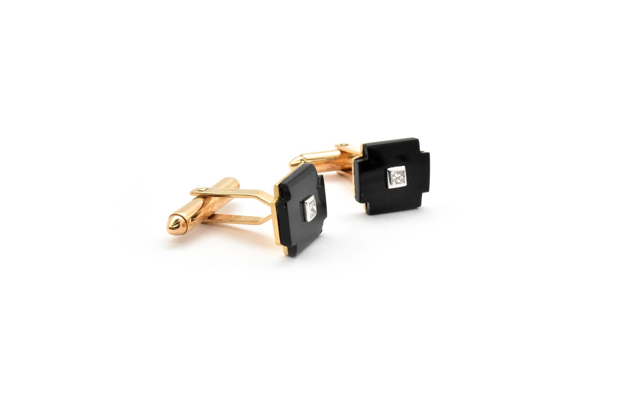 This pair of geometric cufflinks would be the perfect accessory for a classy dress shirt on the way to a power lunch or dinner party! Each cufflink is designed in 14k yellow gold featuring a 11.75x13.42mm rectangular notched corner black onyx with