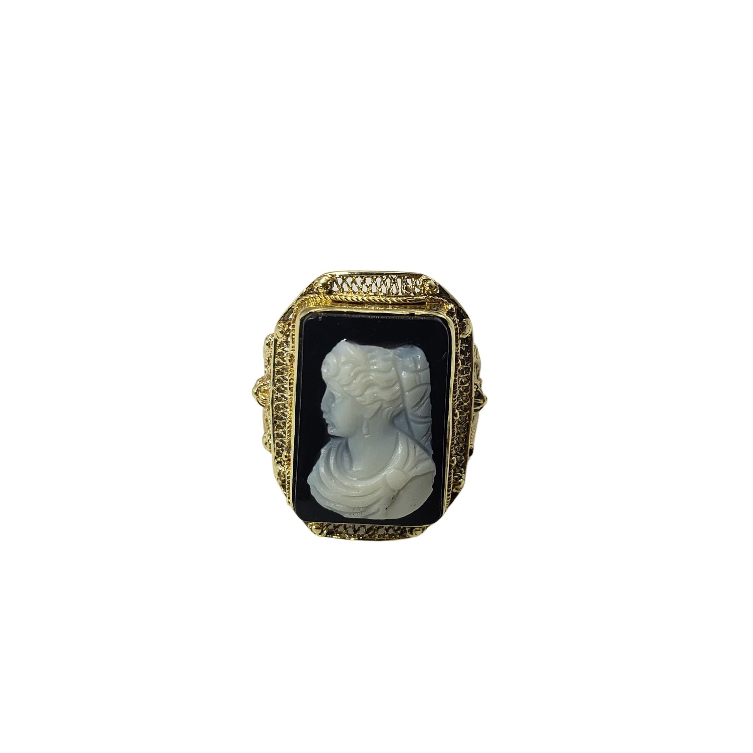 14 Karat Yellow Gold Black Onyx Cameo Ring In Good Condition For Sale In Washington Depot, CT