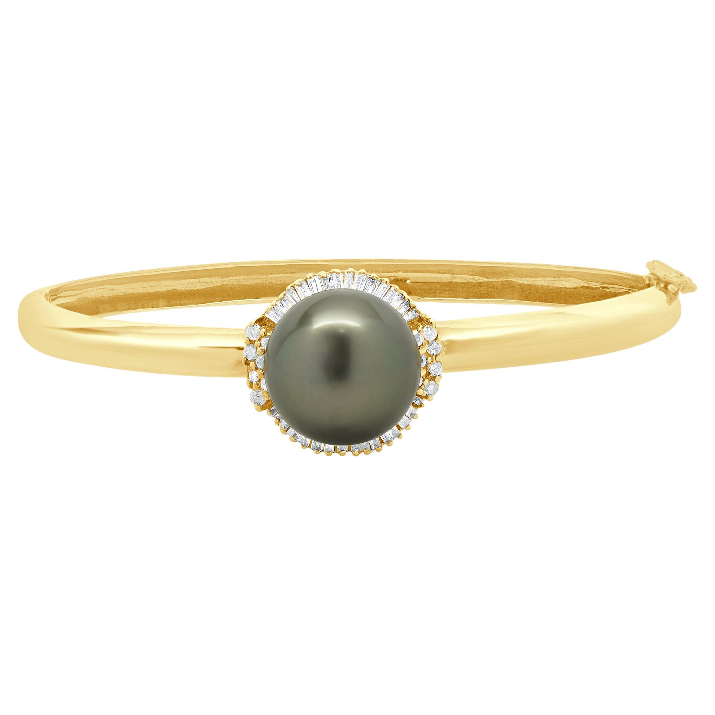 14 Karat Yellow Gold Black Pearl and Diamond Cocktail Ring For Sale