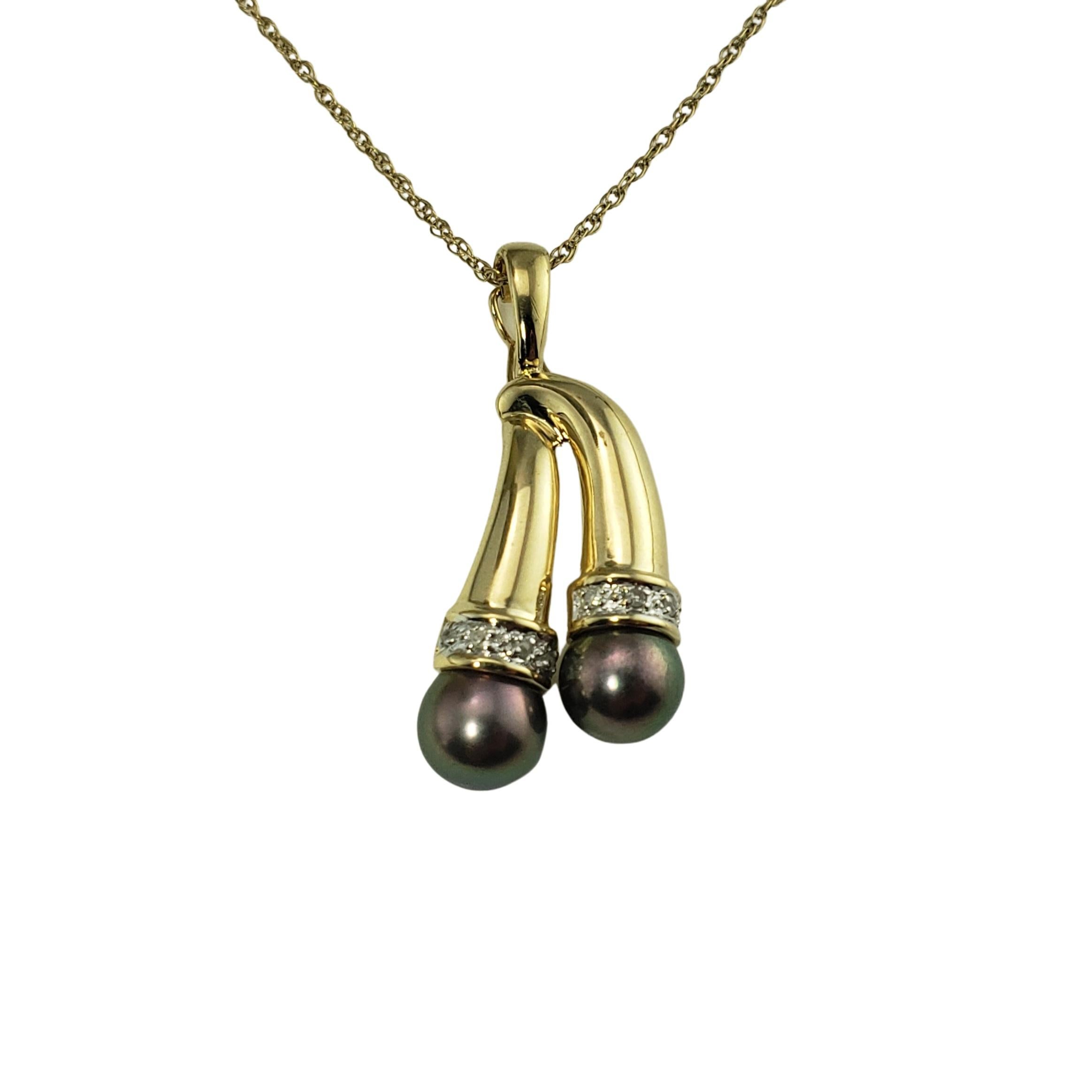 14 Karat Yellow Gold Black Pearl and Diamond Pendant Necklace For Sale 2