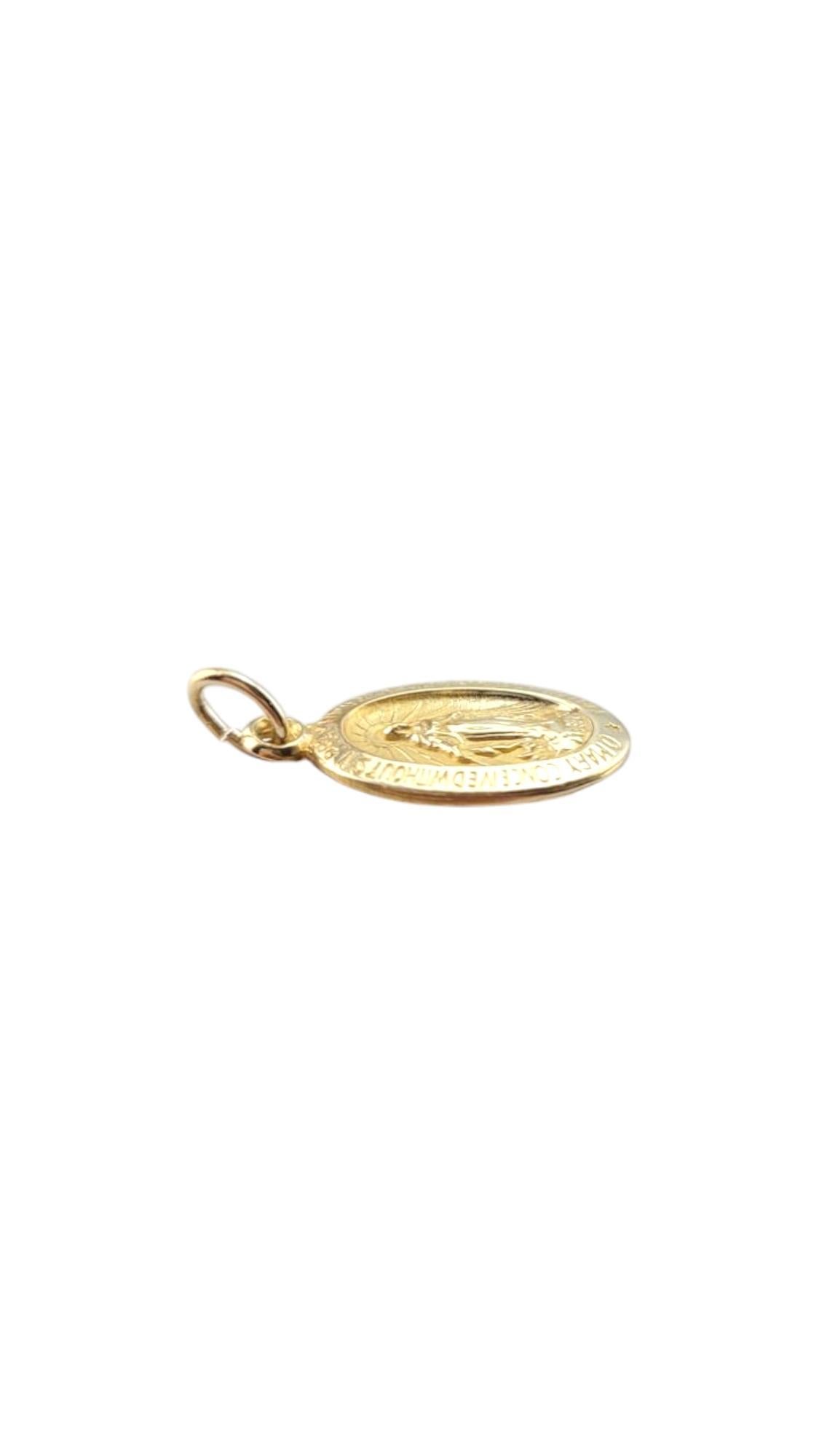 Colgante de oro amarillo de 14 quilates con la Medalla Milagrosa de la Virgen #21140 3