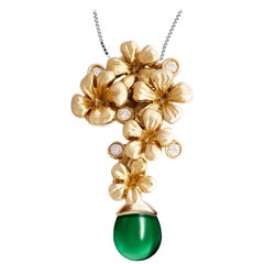 14 Karat Gelbgold Blütenblatt-Anhänger-Halskette mit Diamanten des Künstlers