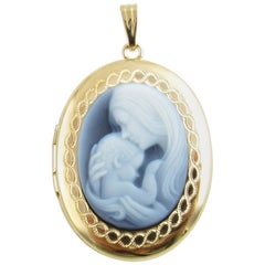 14 Karat Yellow Gold Blue Agate Mother and Child Locket Pendant