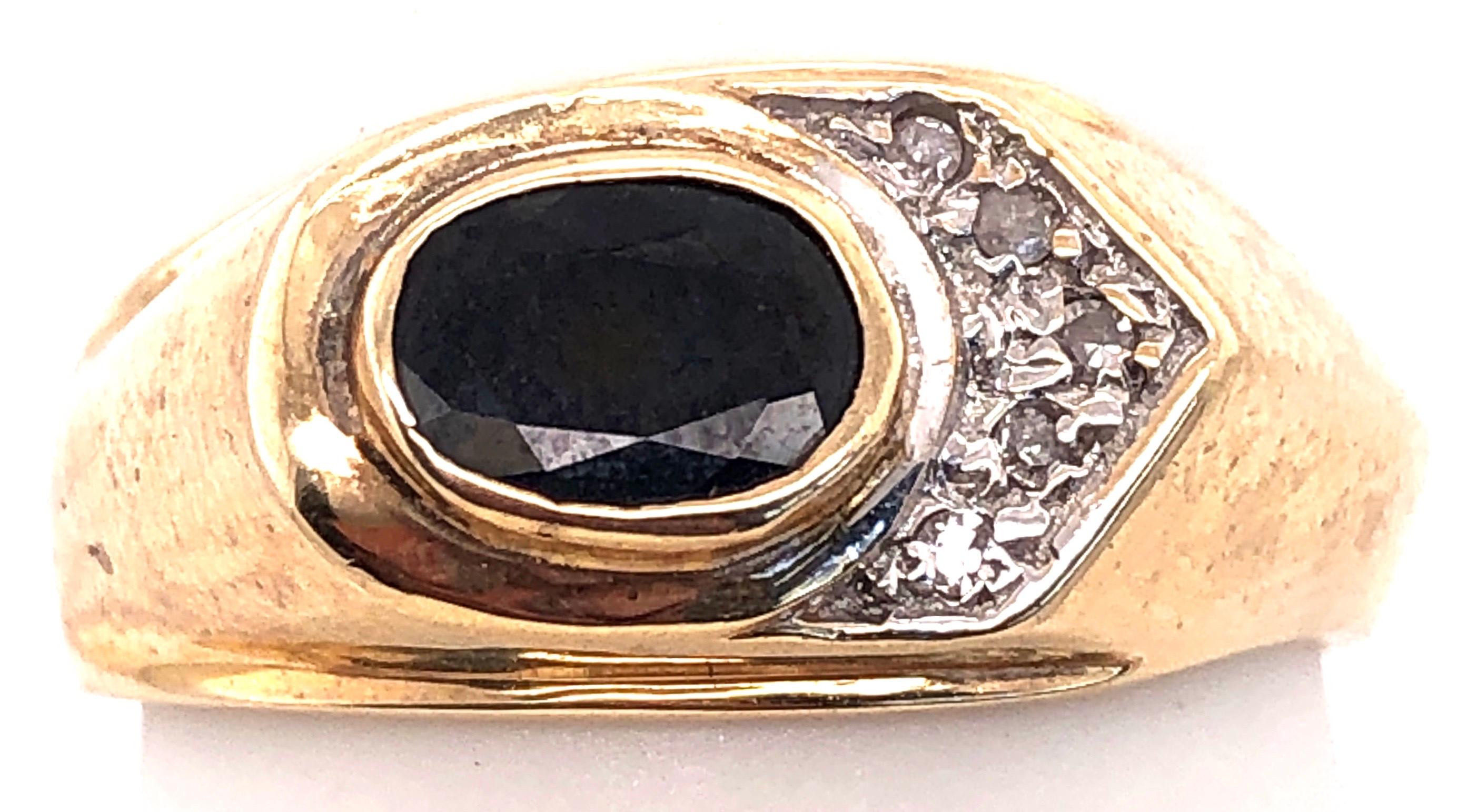 14 Karat Yellow Gold Blue Sapphire Solitaire with Diamond Accent Ring For Sale 3