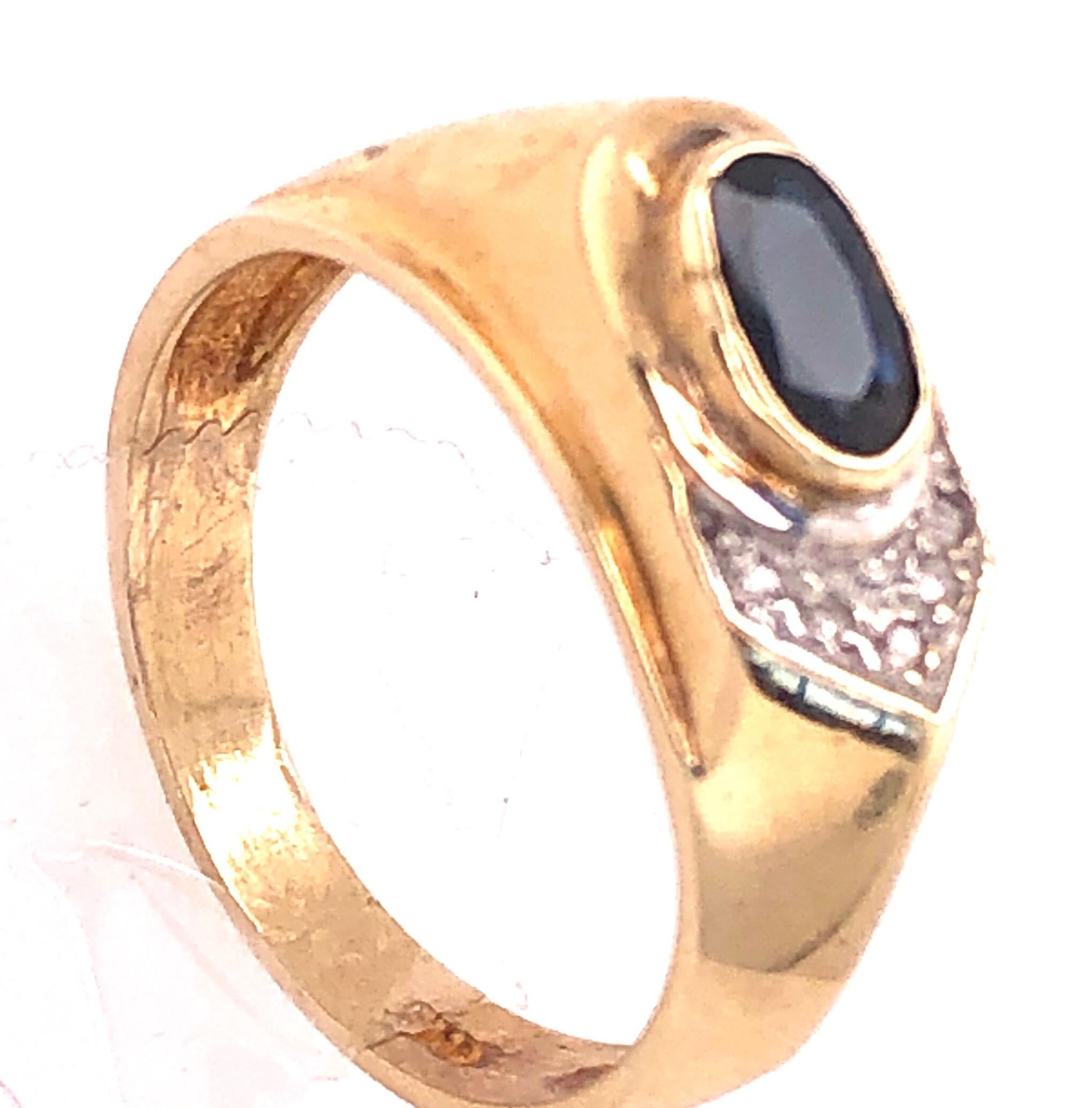 14 Karat Yellow Gold Blue Sapphire Solitaire with Diamond Accent Ring For Sale 4