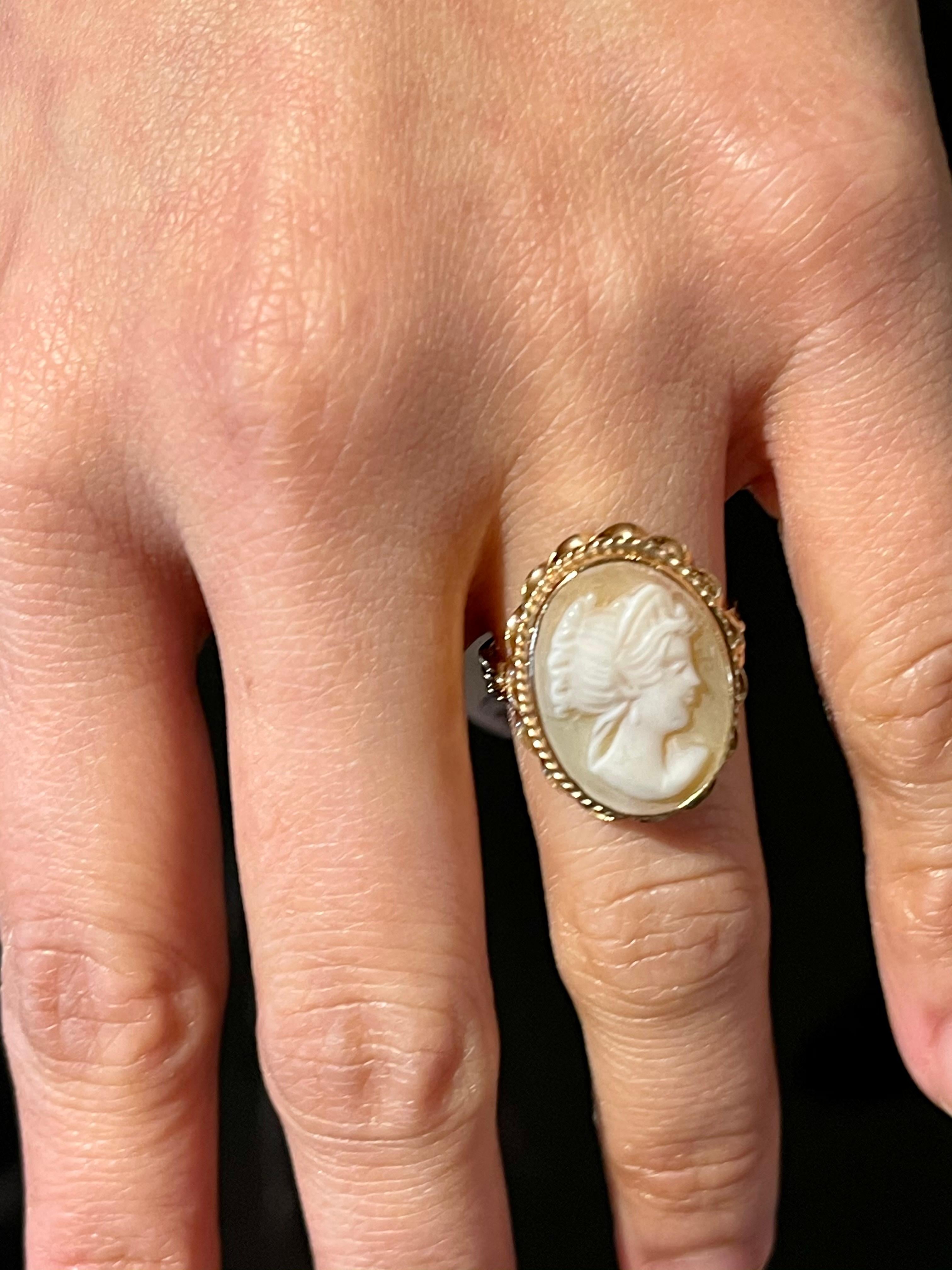 14 Karat Yellow Gold Braided Frame Cameo Ring For Sale 3