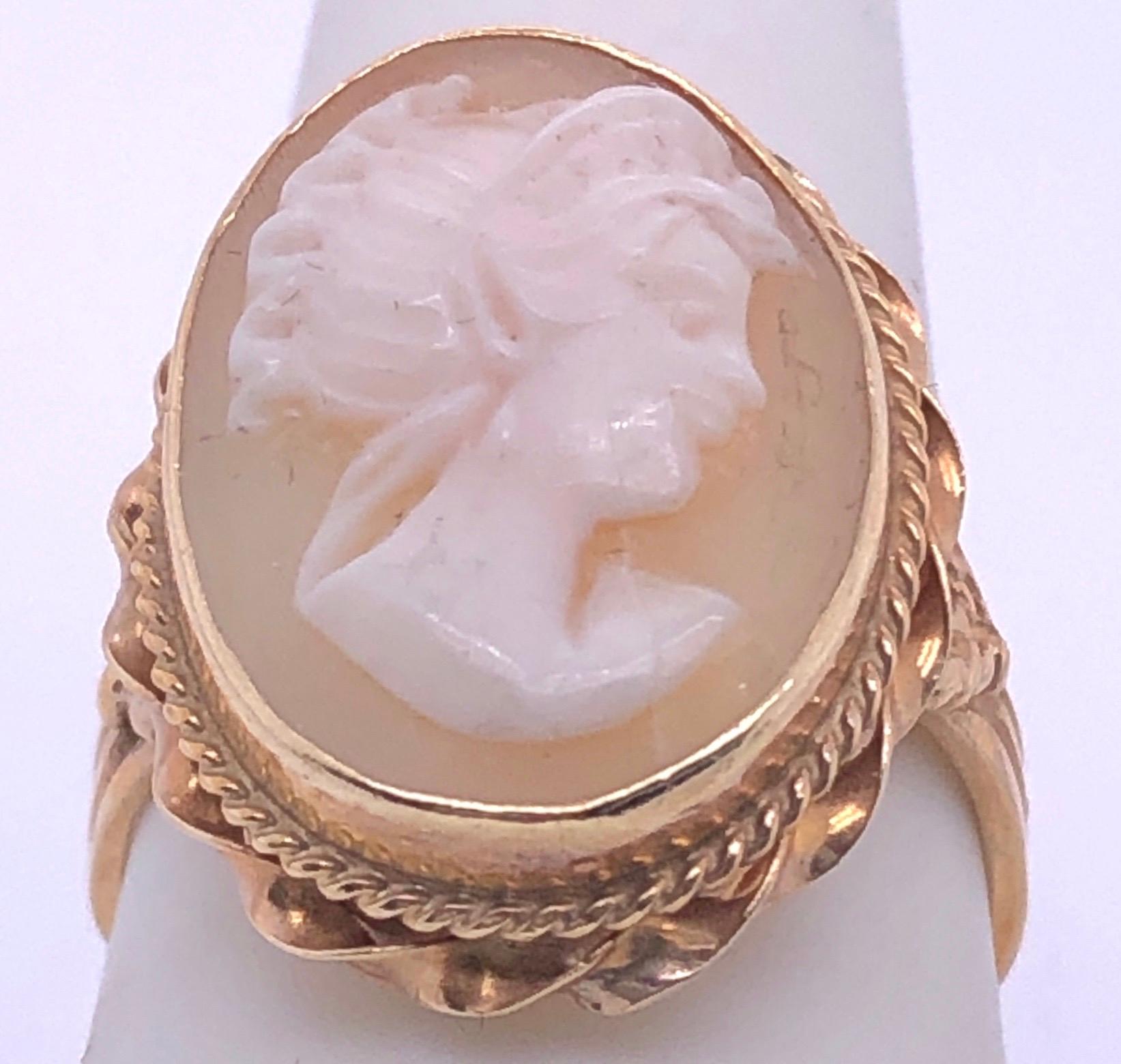 Contemporary 14 Karat Yellow Gold Braided Frame Cameo Ring For Sale