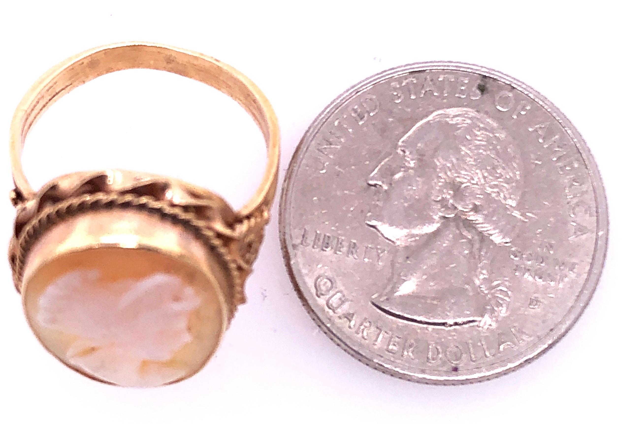 14 Karat Yellow Gold Braided Frame Cameo Ring In Good Condition For Sale In Stamford, CT
