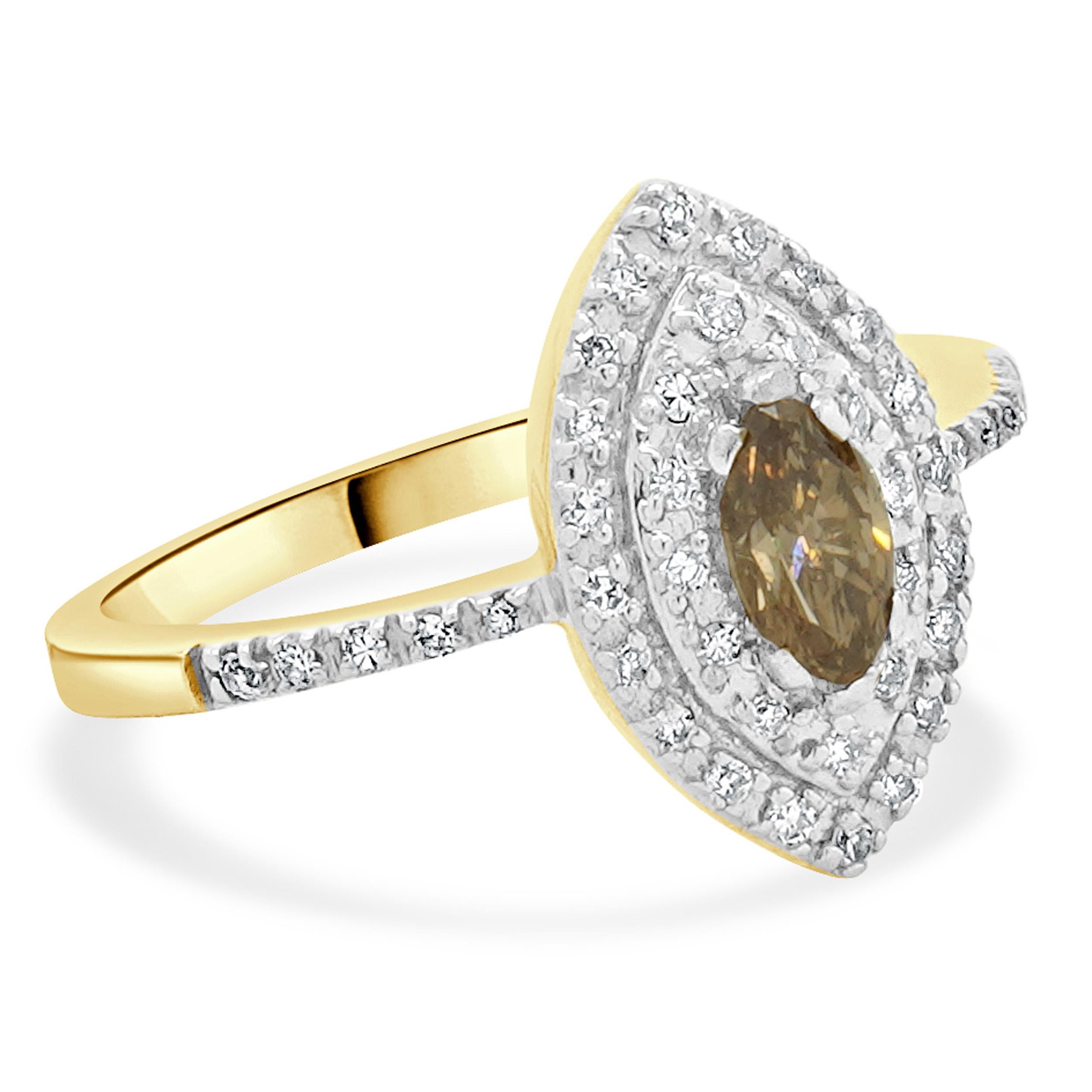 Taille Marquise Bague de cocktail en or jaune 14 carats avec diamants bruns et blancs en forme de marquise en vente