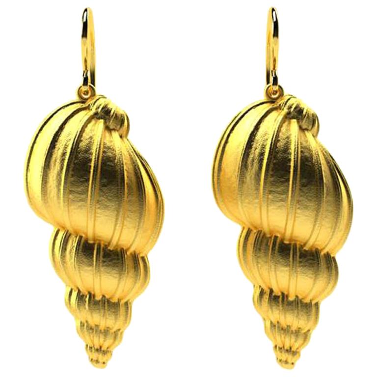 14 Karat Yellow Gold Bulbous Shell Earrings For Sale