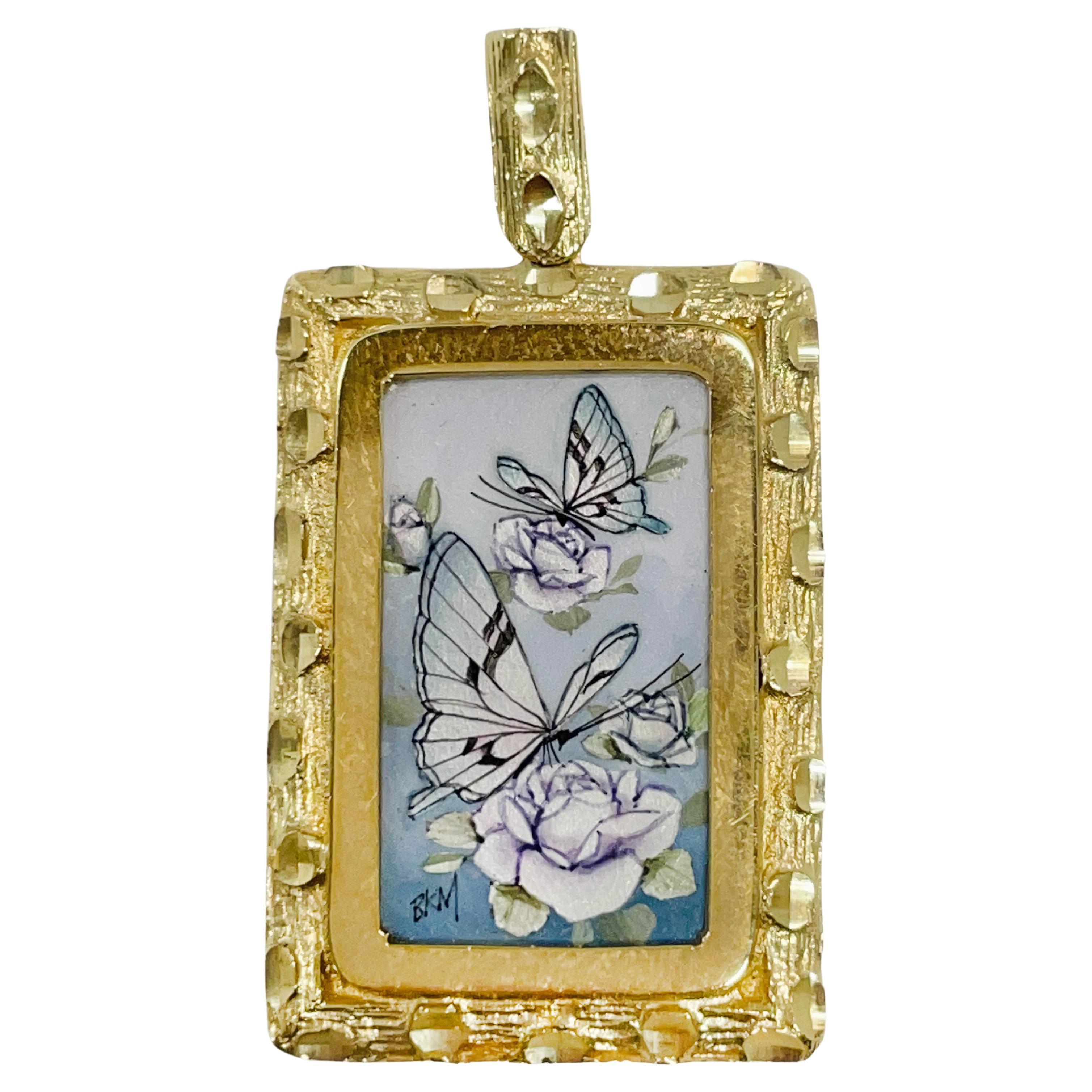 14 Karat Yellow Gold Butterflies Masterpiece Hand Painted MOP Pendant #576 For Sale