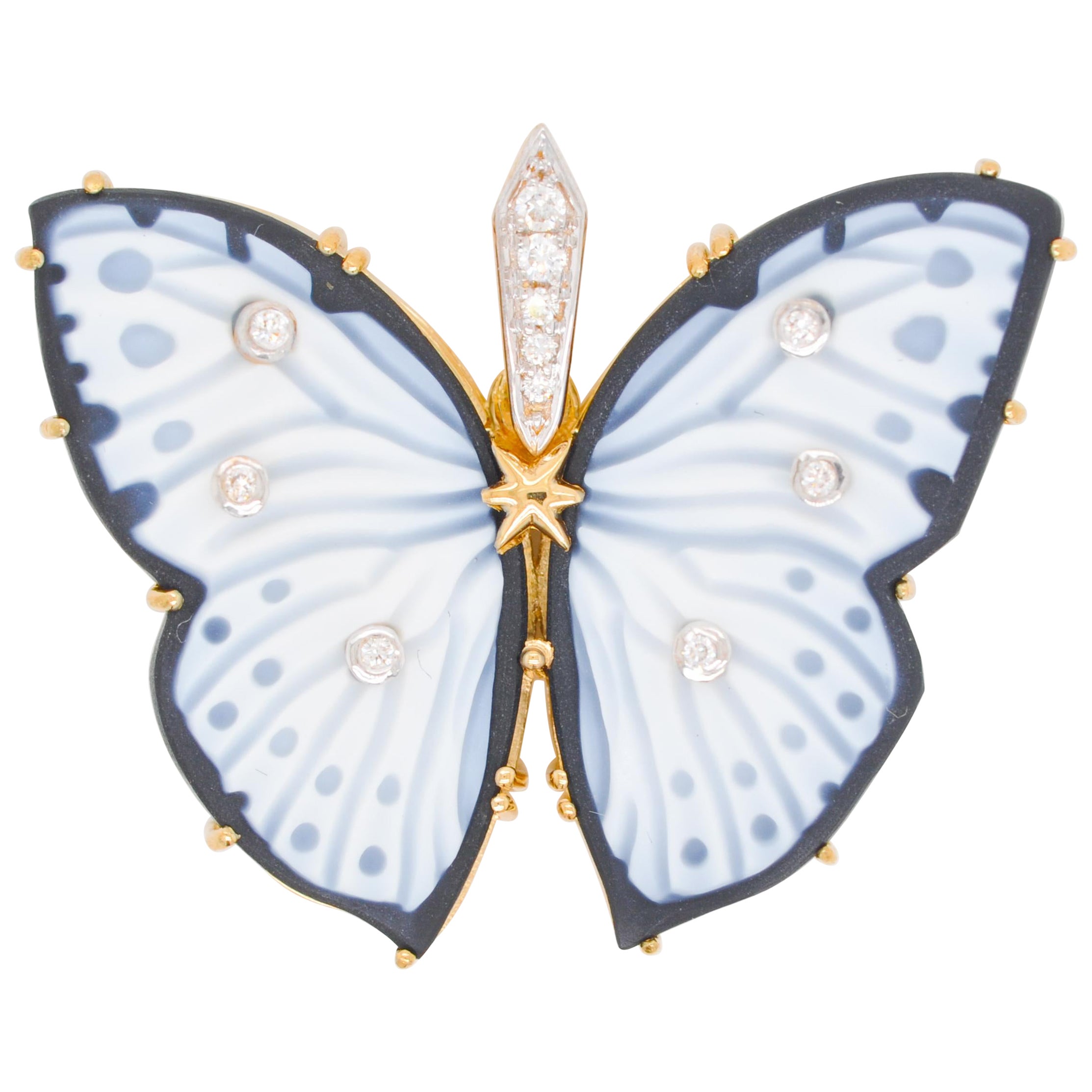 Die einzigartige 14 Karat Gelbgold Schmetterling Hand geschnitzt Achat mit Diamanten Anhänger Halskette ist ein wirklich außergewöhnliches Stück von Schmuck. Der Anhänger zeigt ein atemberaubendes Schmetterlingsmotiv, das in sorgfältiger Handarbeit