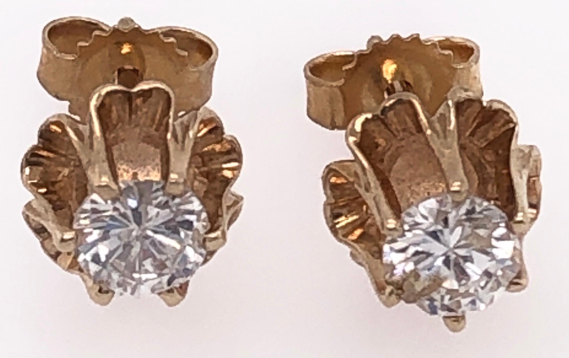 14 Karat Yellow Gold Button Diamond Earrings In Good Condition For Sale In Manhasset, NY