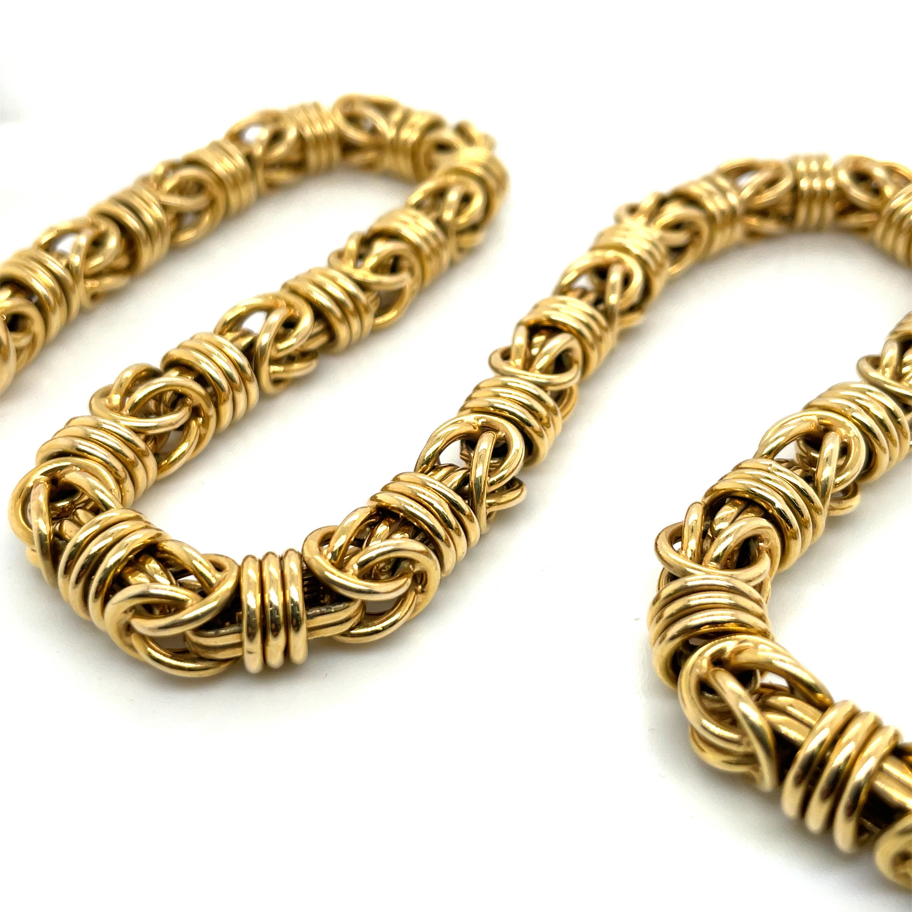 Collier large byzantin en or jaune 14 carats de 70 grammes, fabriqué en Italie en vente 2