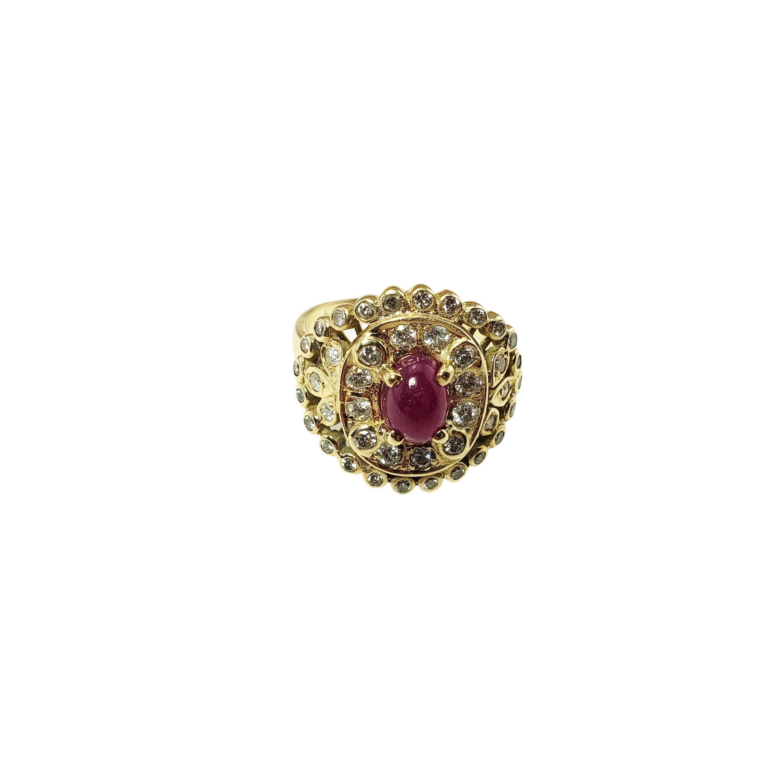 Bague en or jaune 14 carats avec cabochon naturel, rubis et diamants en vente 4