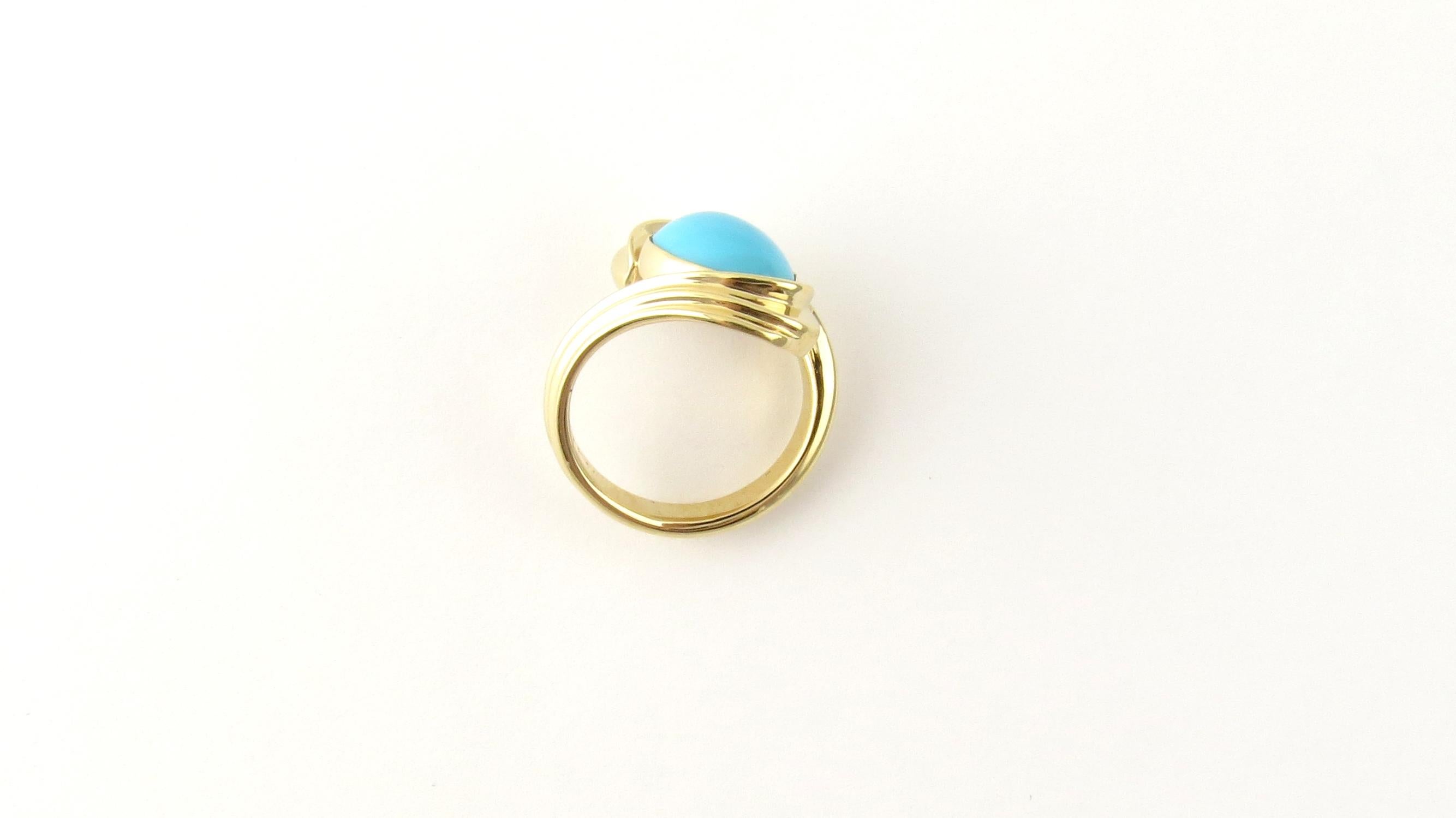 14 Karat Yellow Gold Cabochon Turquoise Ring In Good Condition In Washington Depot, CT