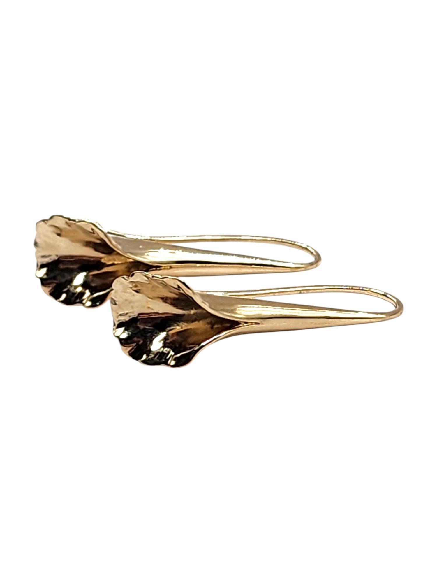 14 Karat Yellow Gold Calla Lily Dangle Earrings

These beautiful dangle calla lily earrings were meticulously rafted from 14K yellow gold and will look gorgeous on you!

Size: 31.87mm X 9.25mm X 6.65mm

Weight: 5.58 g/ 3.59 dwt

Hallmark: 14K

Very