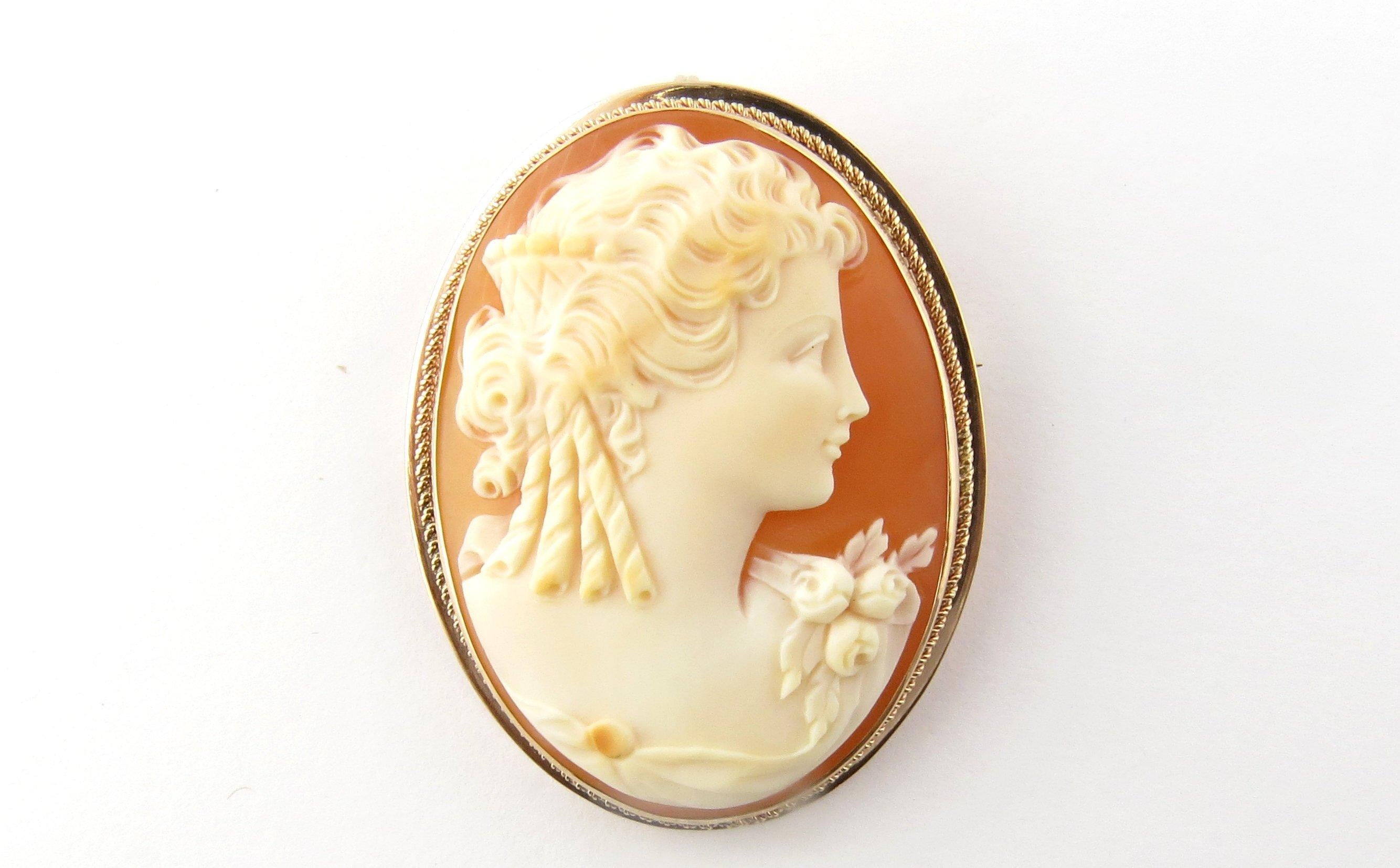14 Karat Yellow Gold Cameo Brooch or Pendant In Excellent Condition In Washington Depot, CT