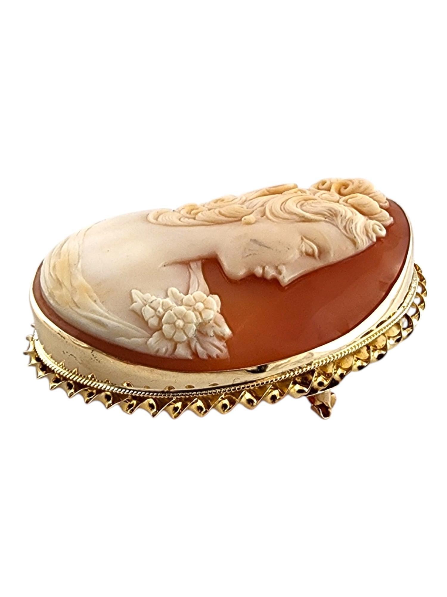 14 Karat Yellow Gold Cameo Brooch/Pendant

This beautiful cameo piece was crafted from 14K yellow gold and doubles as a brooch and a pendant!

Size: 52.50mm X 42.70mm X 9.94mm

Weight: 17.1 g/ 11.0 dwt

Tested 14K

Very good condition,