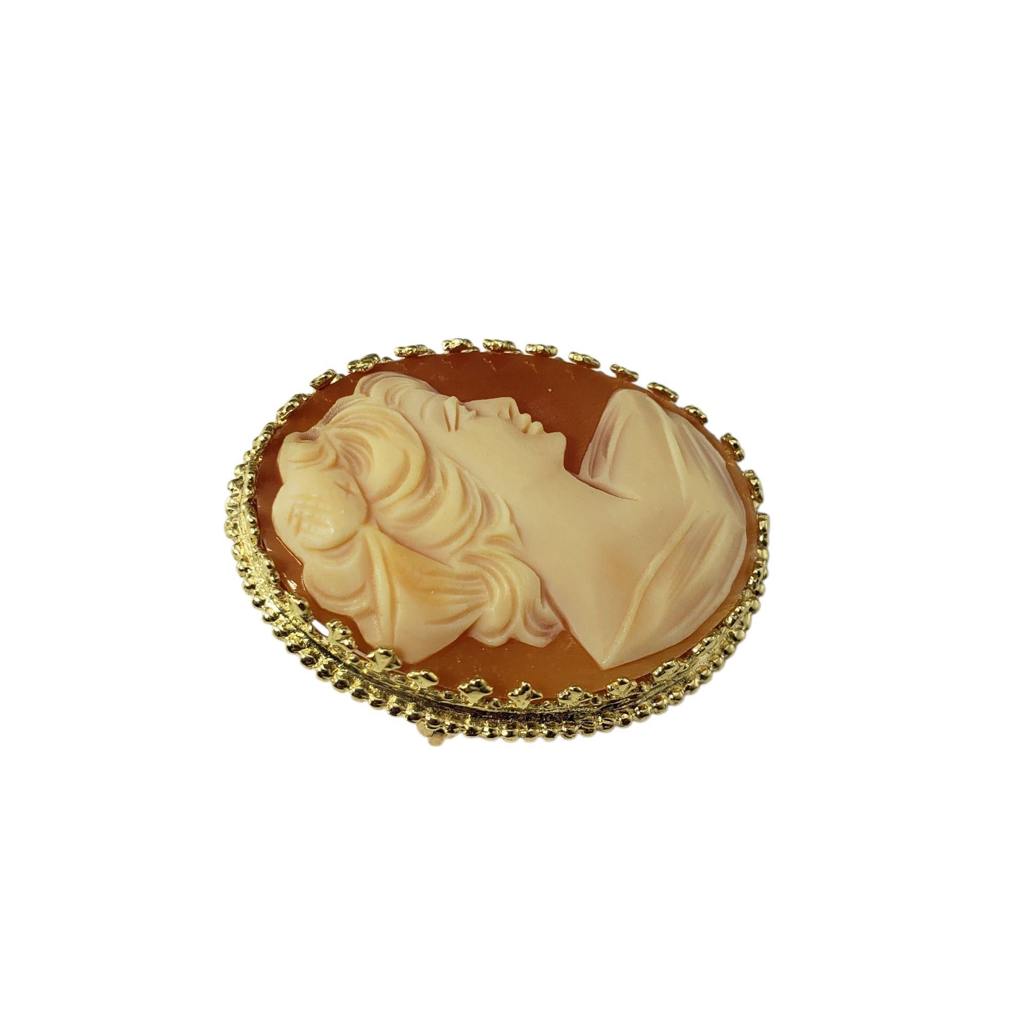 14 Karat Yellow Gold Cameo Brooch/Pendant #21335 In Good Condition For Sale In Washington Depot, CT