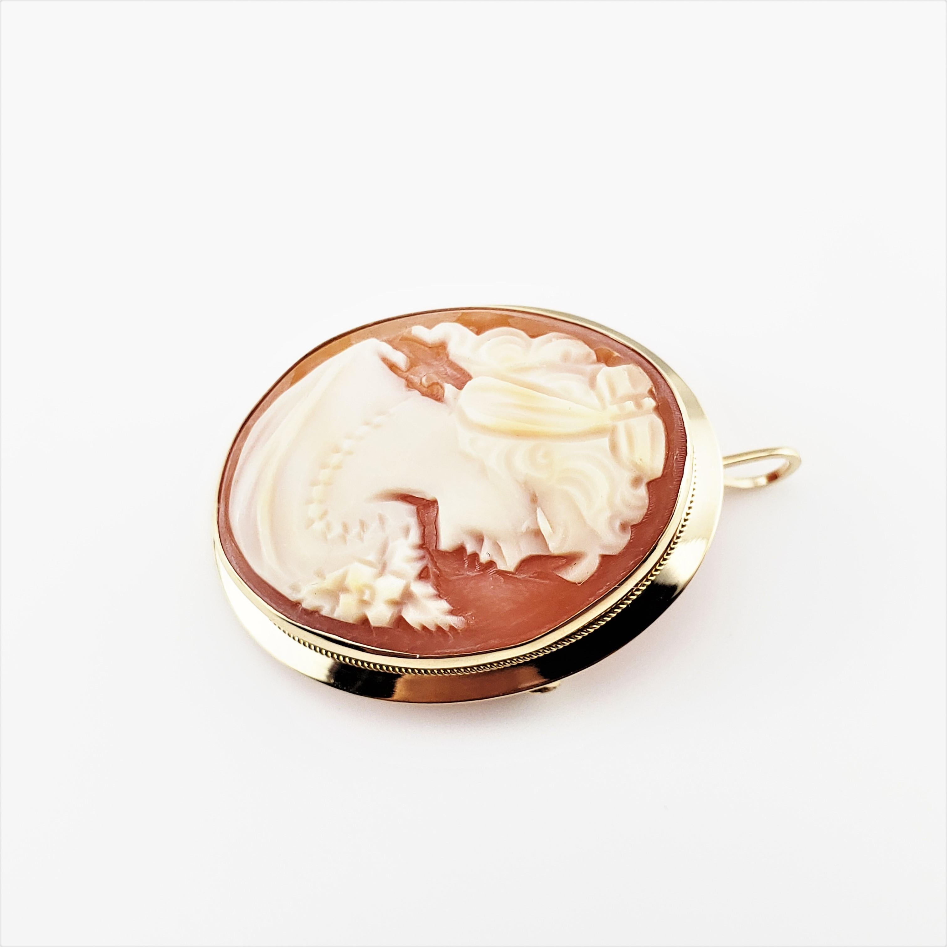 14 Karat Yellow Gold Cameo Brooch/Pendant-

This elegant cameo features a lovely lady in profile framed in beautifully detailed 14K yellow gold.  Can be worn as a brooch or a pendant.

*Chain not included

Size:  28 mm x  22 mm

Weight:  2.7 dwt. / 