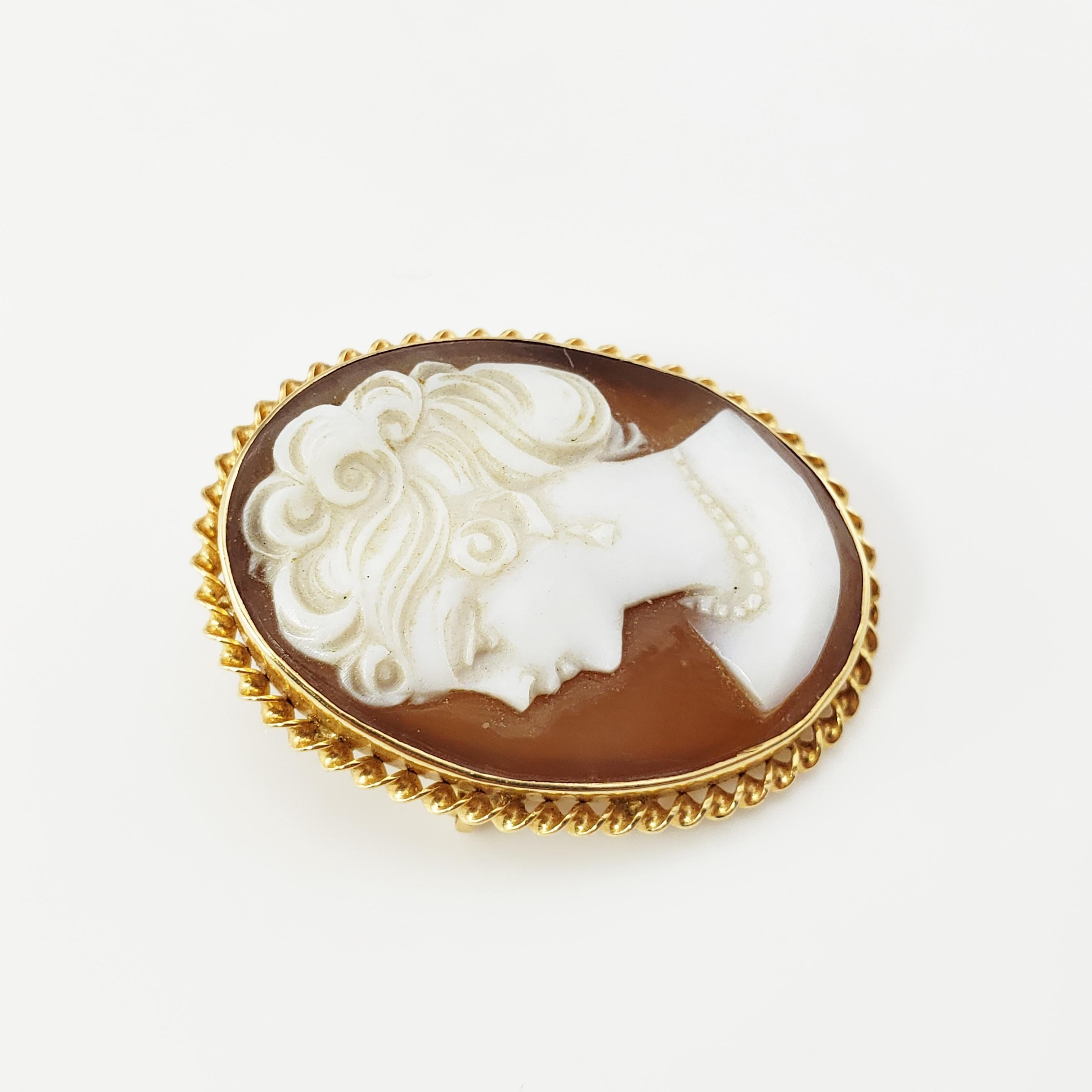 14 Karat Yellow Gold Cameo Brooch/Pendant In Good Condition In Washington Depot, CT