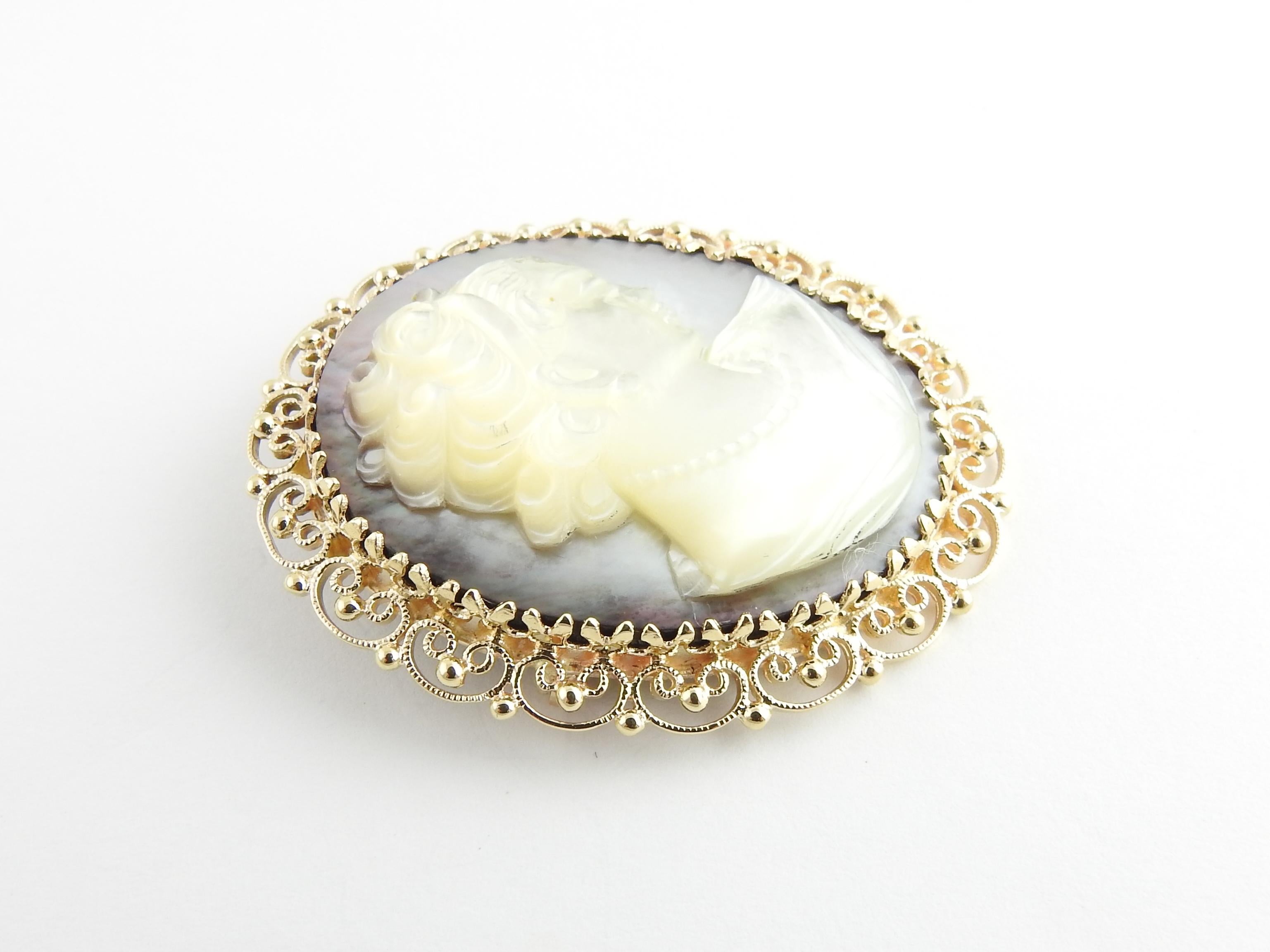 Women's 14 Karat Yellow Gold Cameo Brooch / Pendant