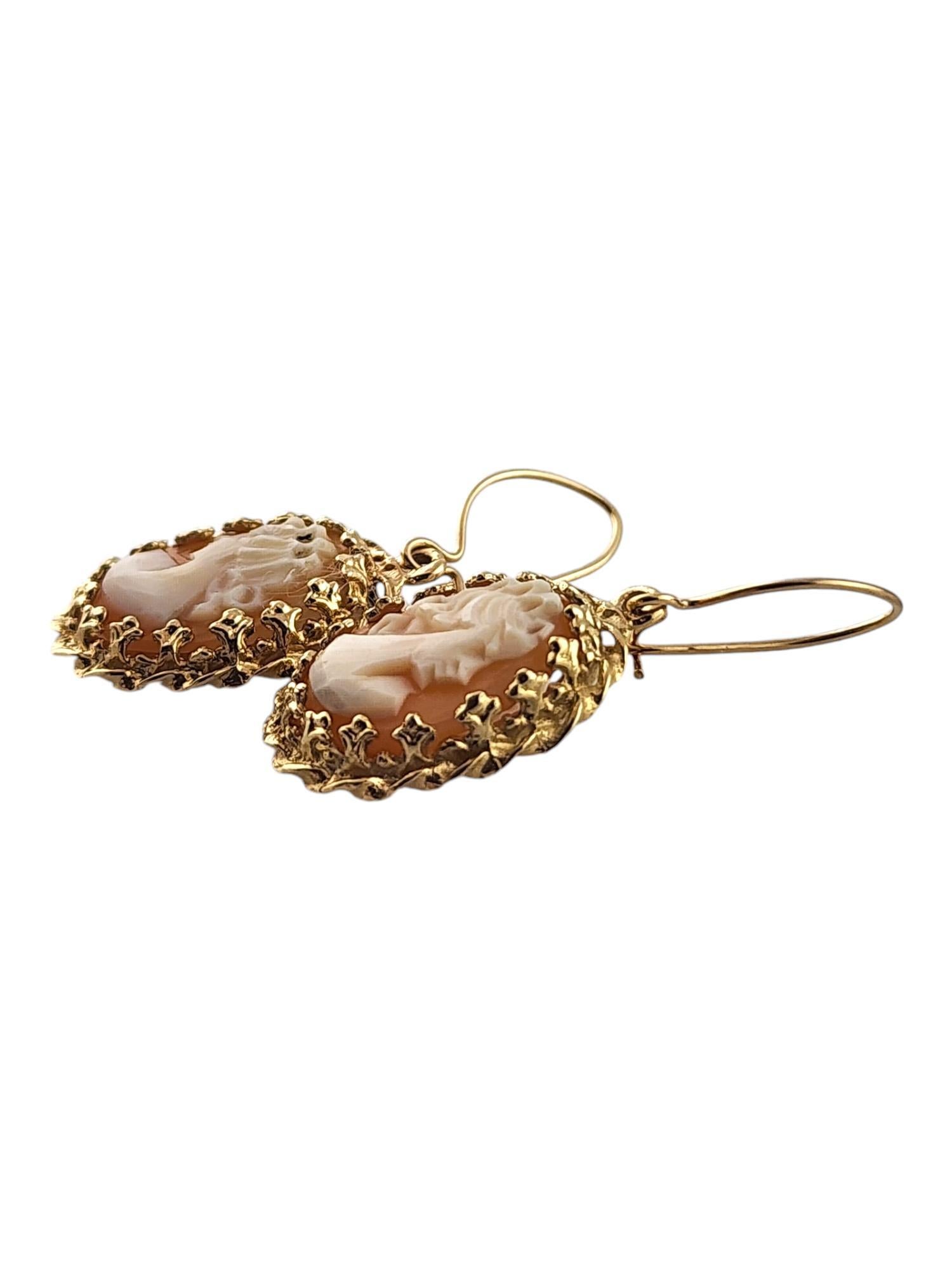14 Karat Yellow Gold Cameo Dangle Earrings #18574 In Good Condition In Washington Depot, CT