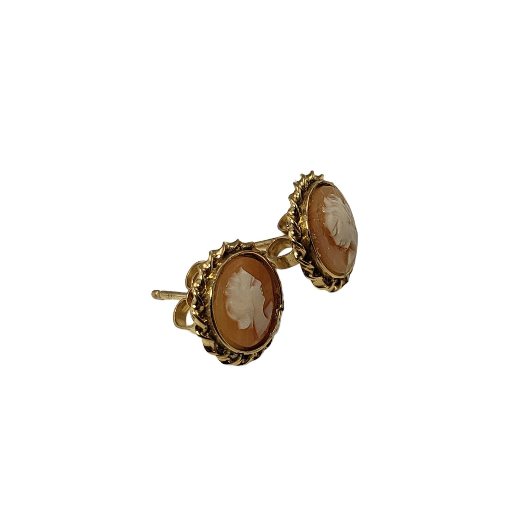 14 Karat Yellow Gold Cameo Earrings #13289 In Good Condition For Sale In Washington Depot, CT